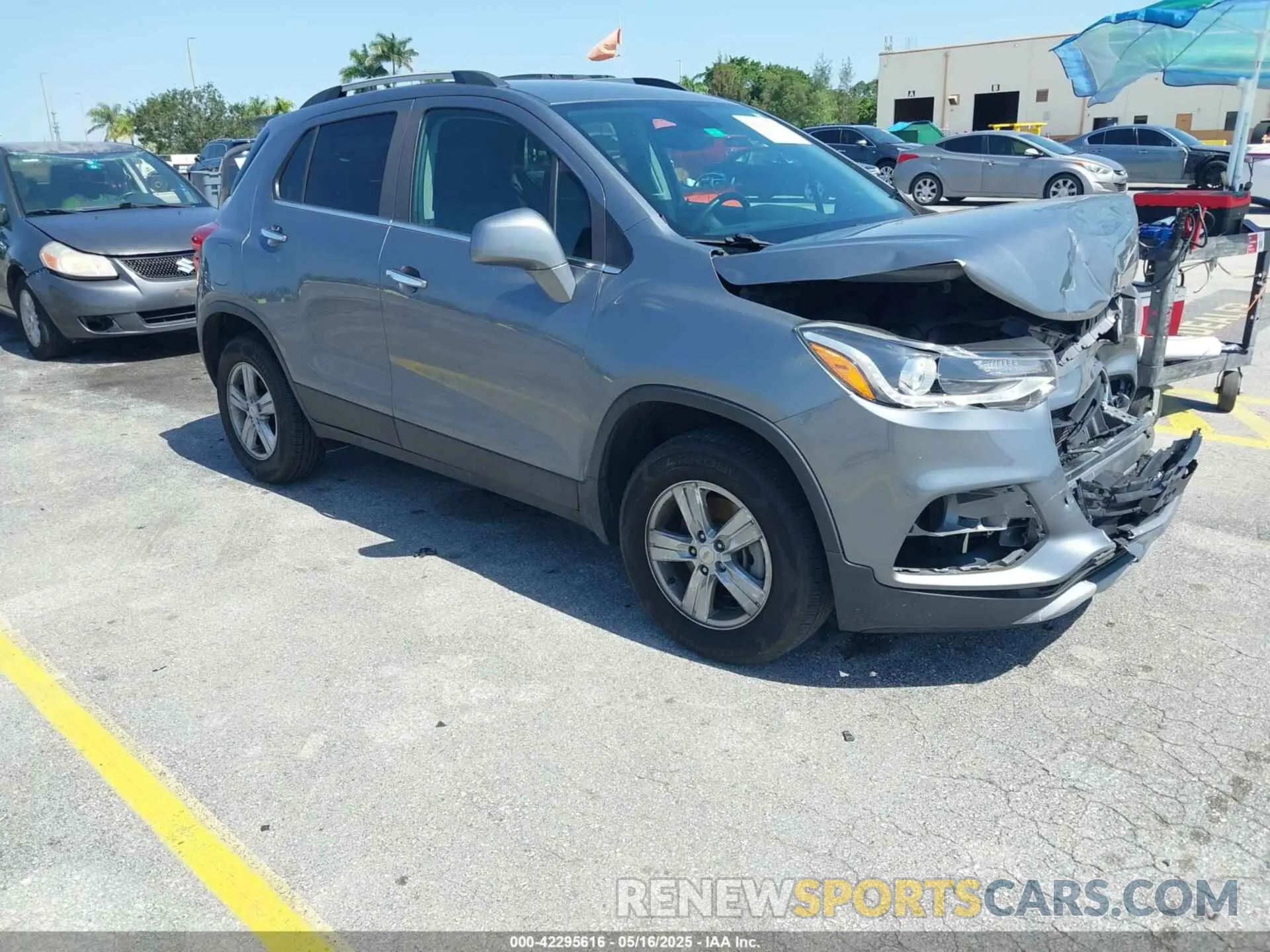 1 Photograph of a damaged car KL7CJPSB6KB879252 CHEVROLET TRAX 2019