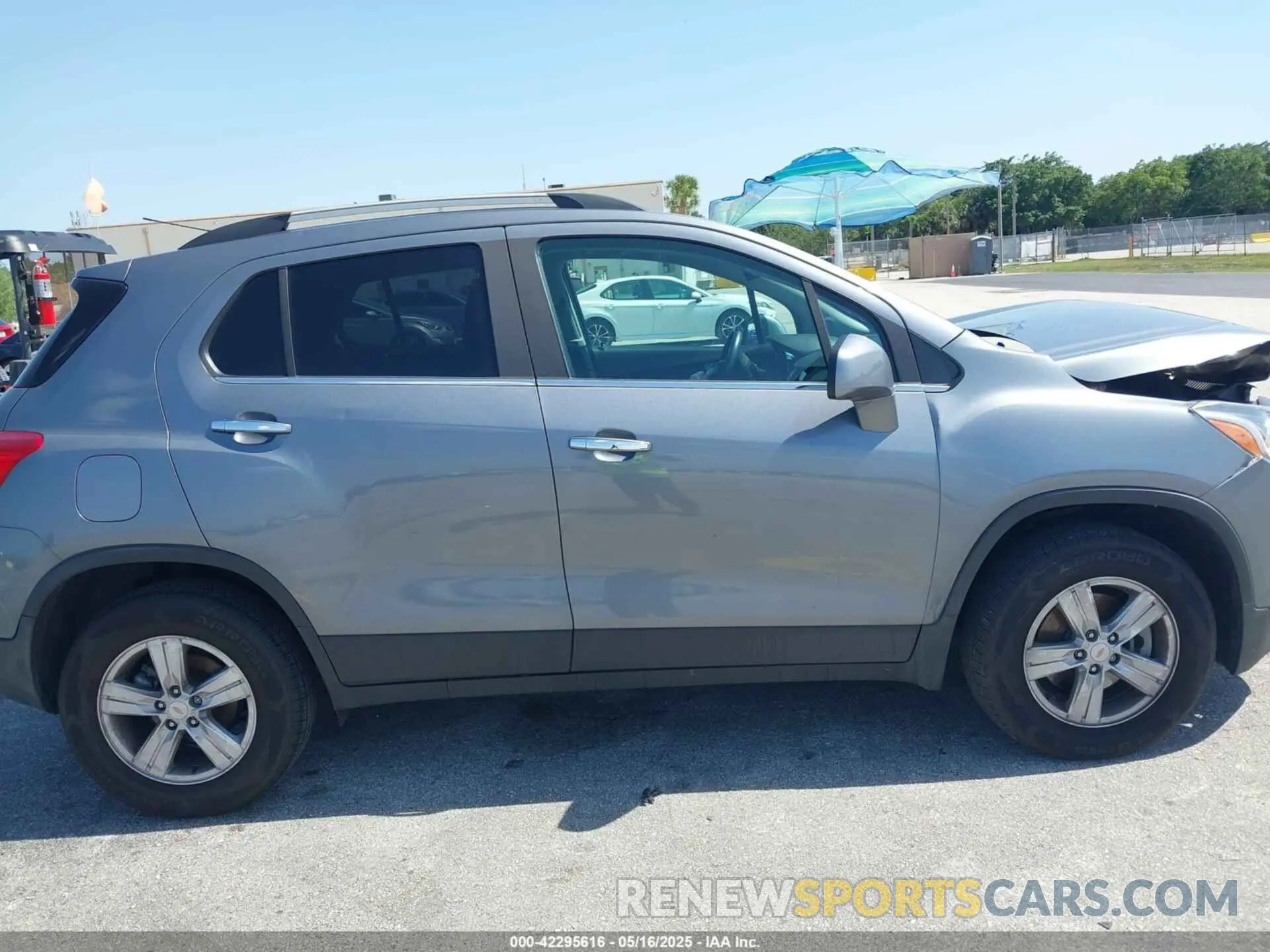 13 Photograph of a damaged car KL7CJPSB6KB879252 CHEVROLET TRAX 2019
