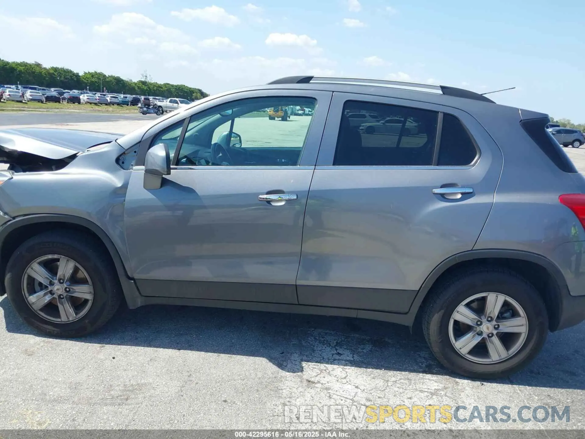 14 Photograph of a damaged car KL7CJPSB6KB879252 CHEVROLET TRAX 2019