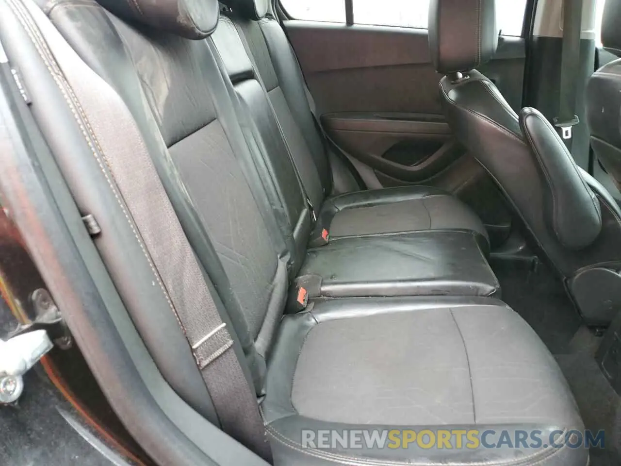 10 Photograph of a damaged car KL7CJPSB7KB901761 CHEVROLET TRAX 2019