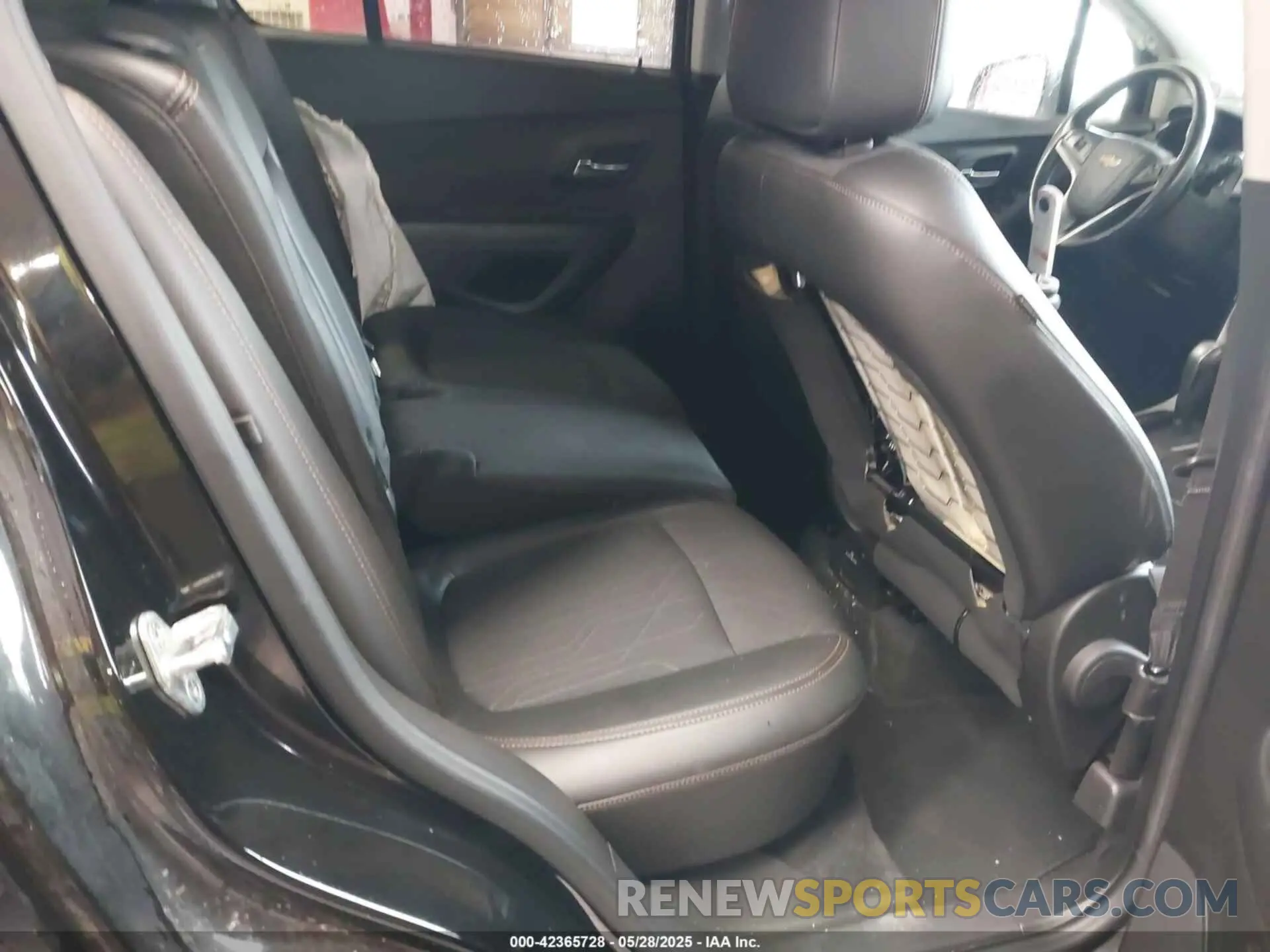 8 Photograph of a damaged car KL7CJPSB7KB926482 CHEVROLET TRAX 2019
