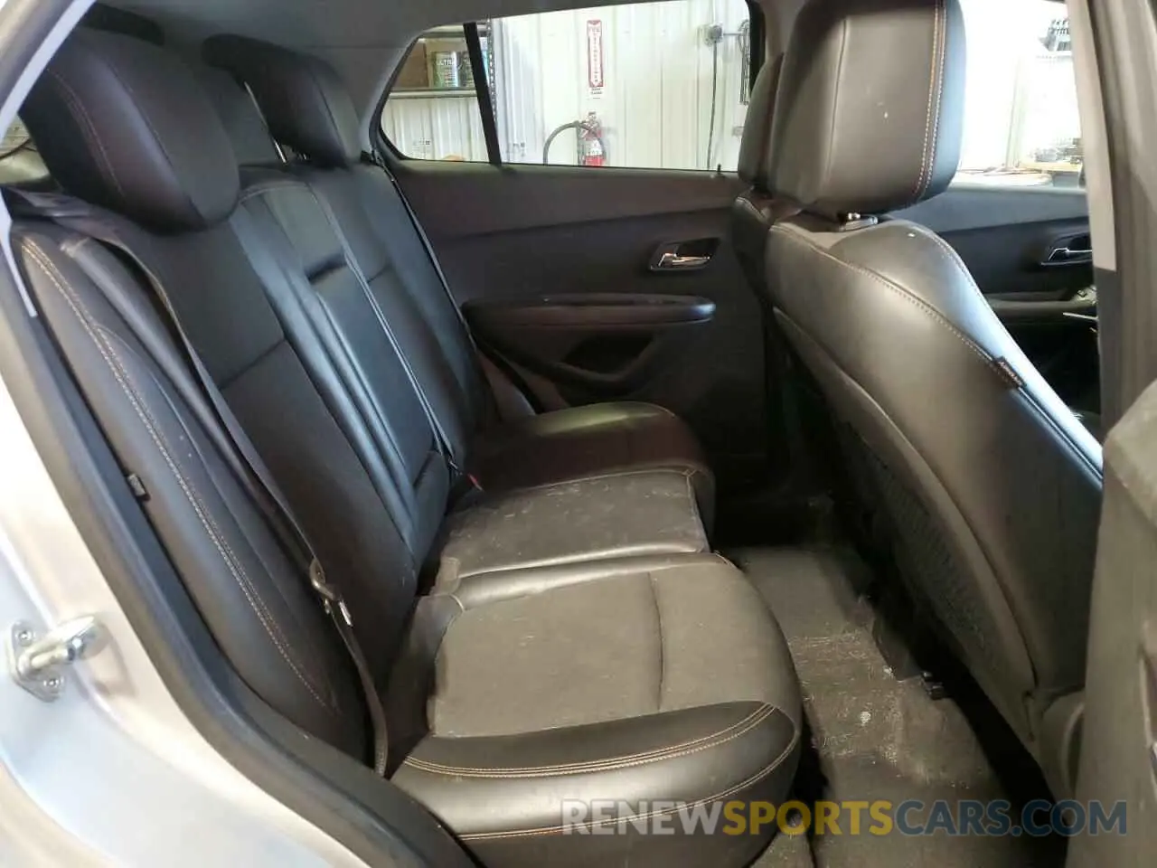 11 Photograph of a damaged car KL7CJPSB8KB870679 CHEVROLET TRAX 2019