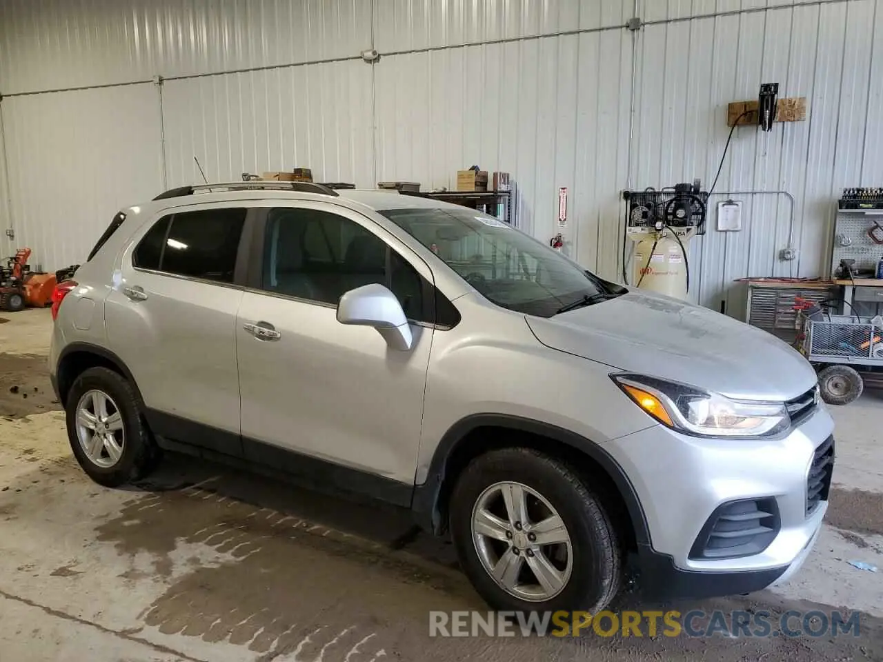 4 Photograph of a damaged car KL7CJPSB8KB870679 CHEVROLET TRAX 2019