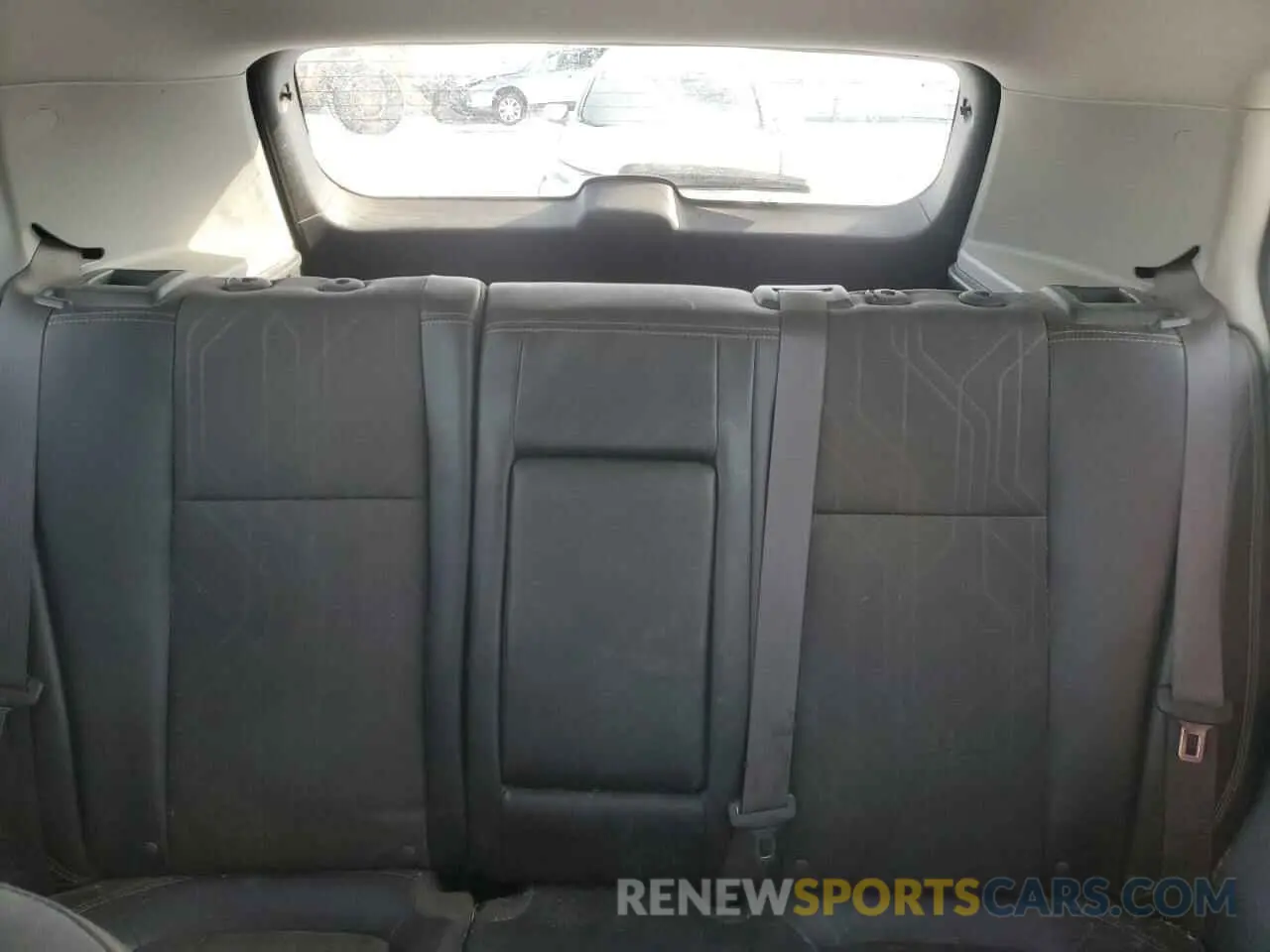 10 Photograph of a damaged car KL7CJPSB9KB760093 CHEVROLET TRAX 2019