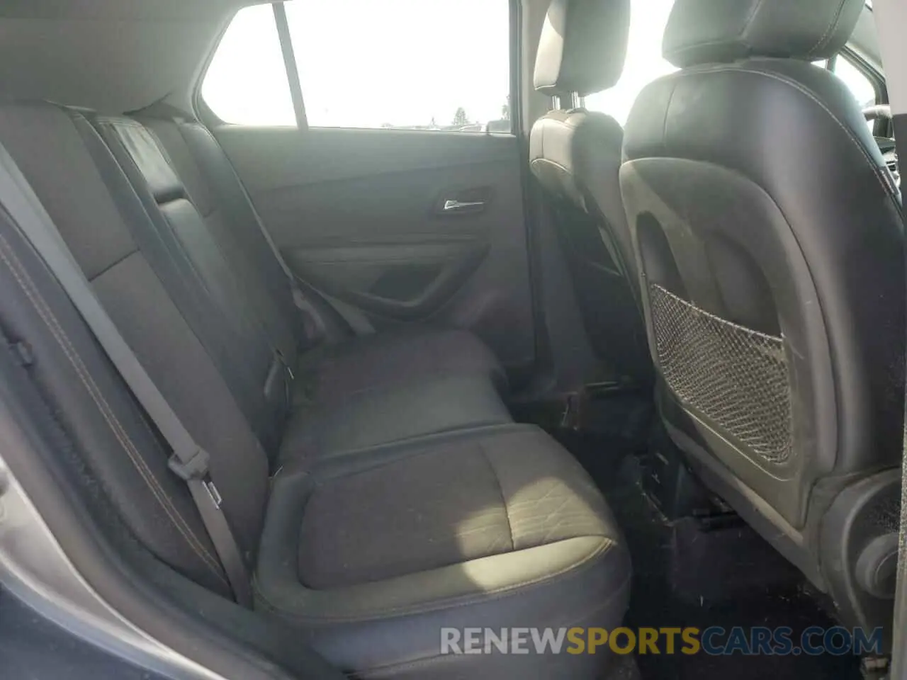 11 Photograph of a damaged car KL7CJPSB9KB760093 CHEVROLET TRAX 2019