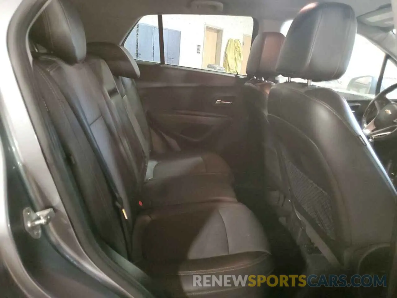 11 Photograph of a damaged car KL7CJPSB9KB810197 CHEVROLET TRAX 2019