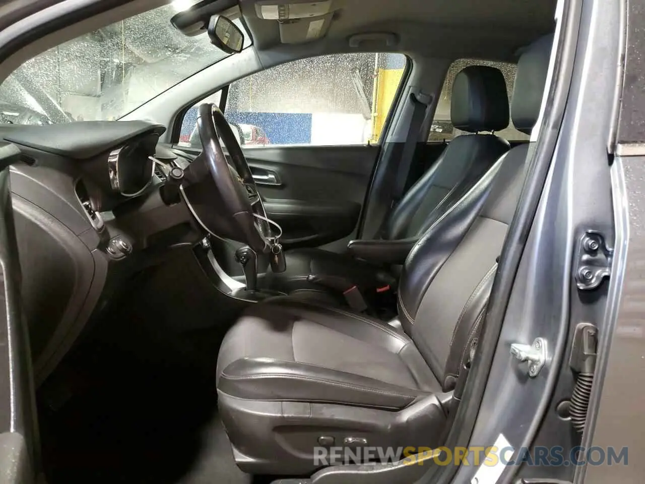 7 Photograph of a damaged car KL7CJPSB9KB810197 CHEVROLET TRAX 2019