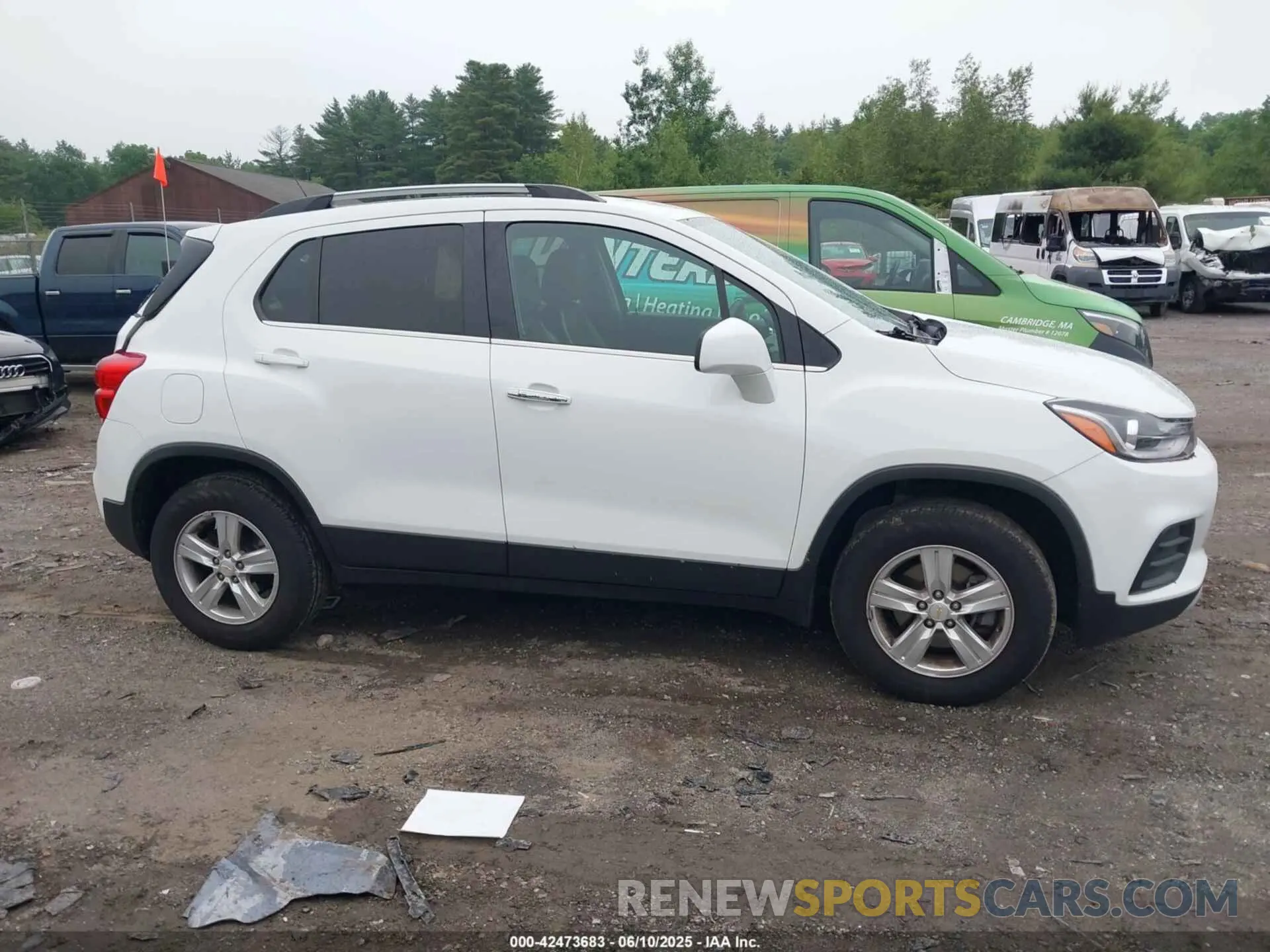 13 Photograph of a damaged car KL7CJPSB9KB907030 CHEVROLET TRAX 2019