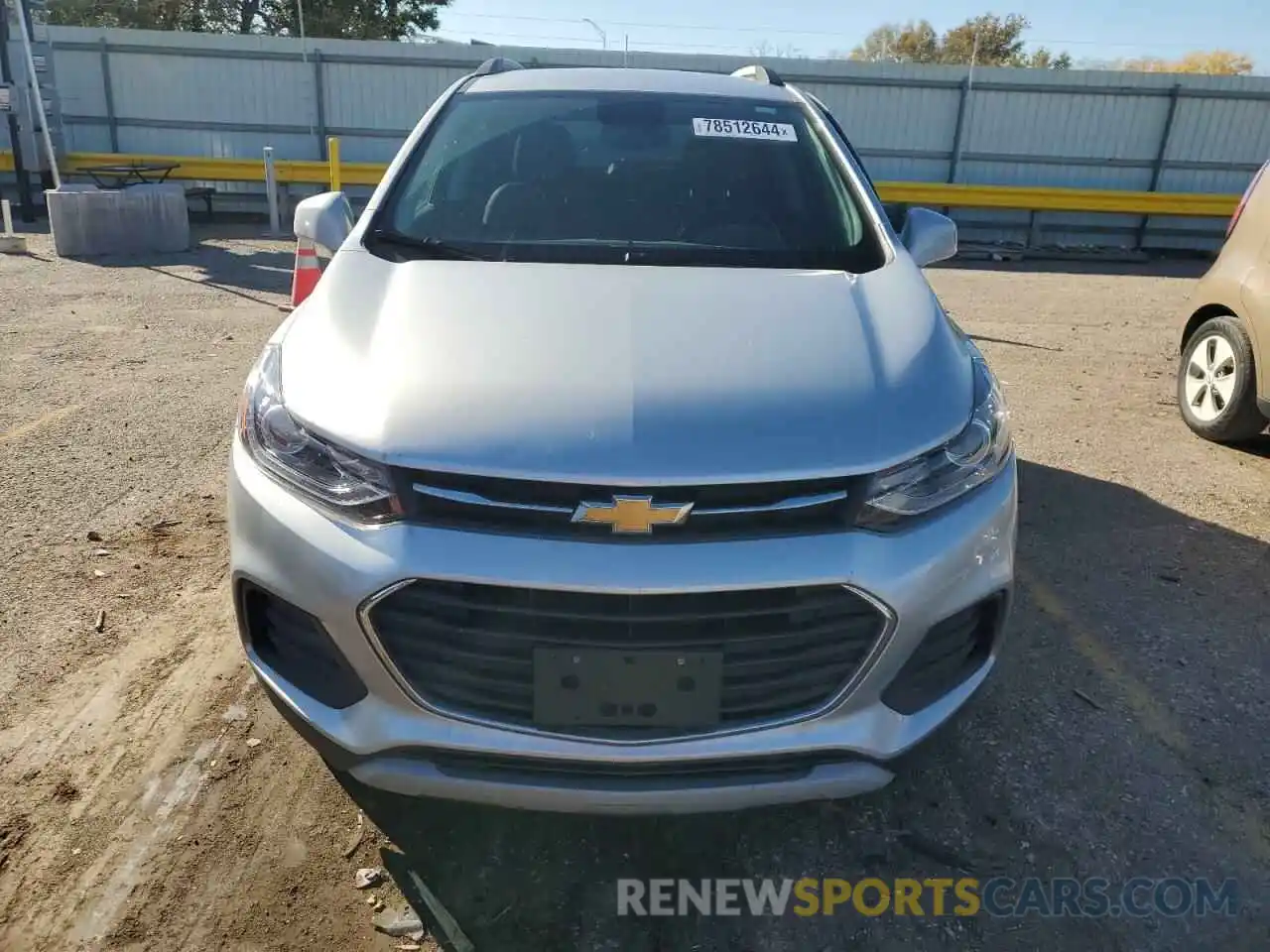 5 Photograph of a damaged car KL7CJPSBXKB918070 CHEVROLET TRAX 2019