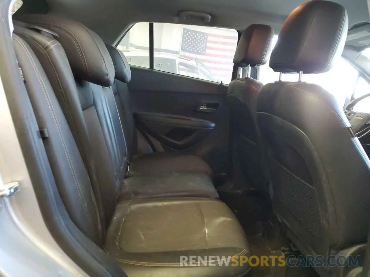 11 Photograph of a damaged car KL7CJPSBXKB953921 CHEVROLET TRAX 2019