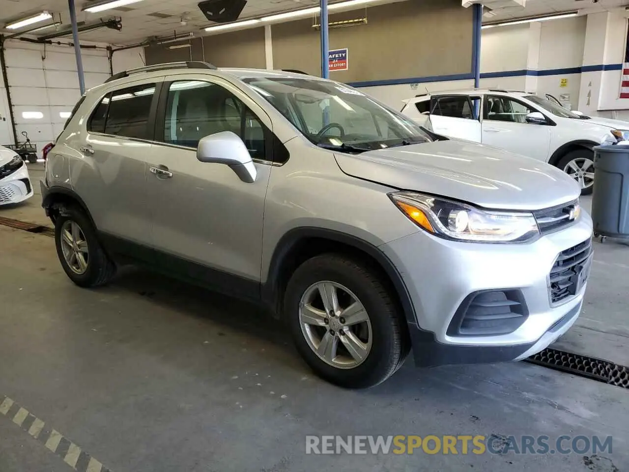 4 Photograph of a damaged car KL7CJPSBXKB953921 CHEVROLET TRAX 2019