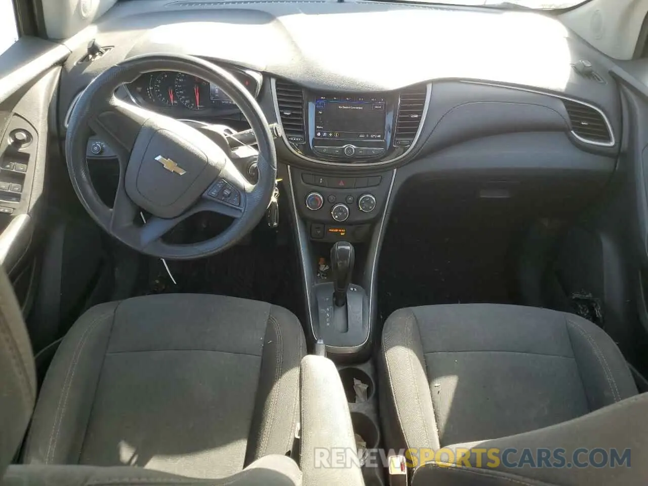 8 Photograph of a damaged car 3GNCJKSB0LL156848 CHEVROLET TRAX 2020