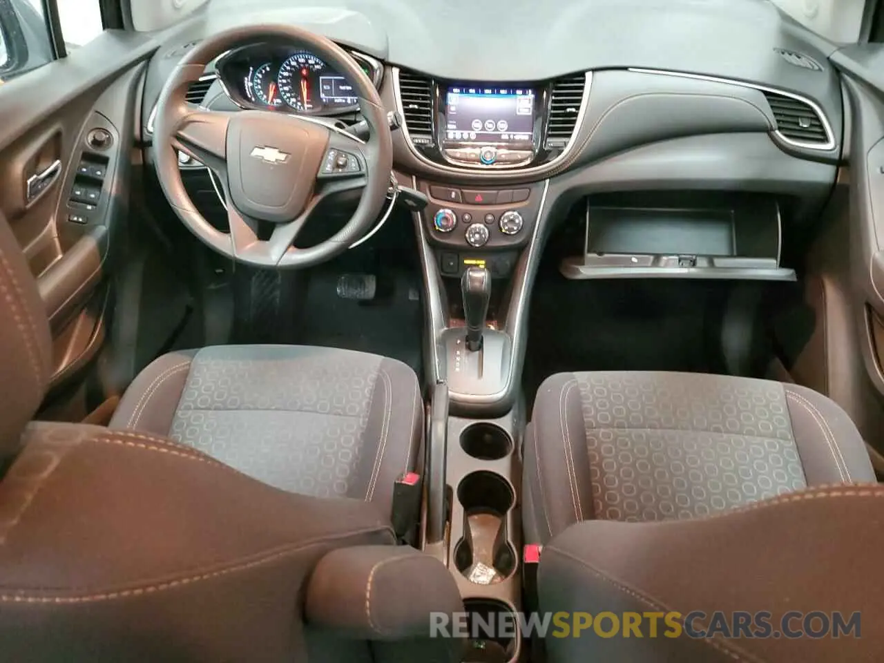 8 Photograph of a damaged car 3GNCJKSB0LL164609 CHEVROLET TRAX 2020