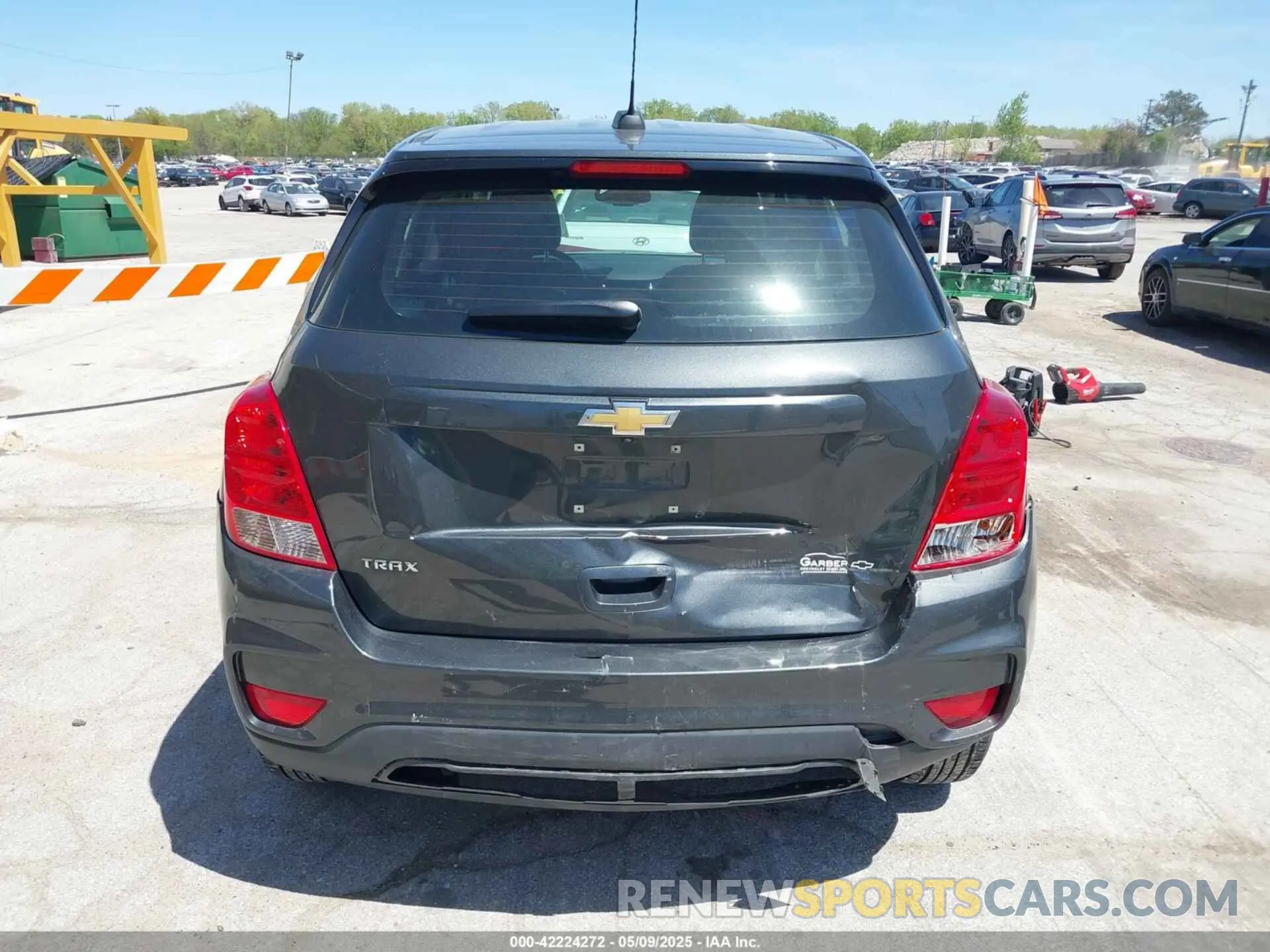 17 Photograph of a damaged car 3GNCJKSB0LL206339 CHEVROLET TRAX 2020
