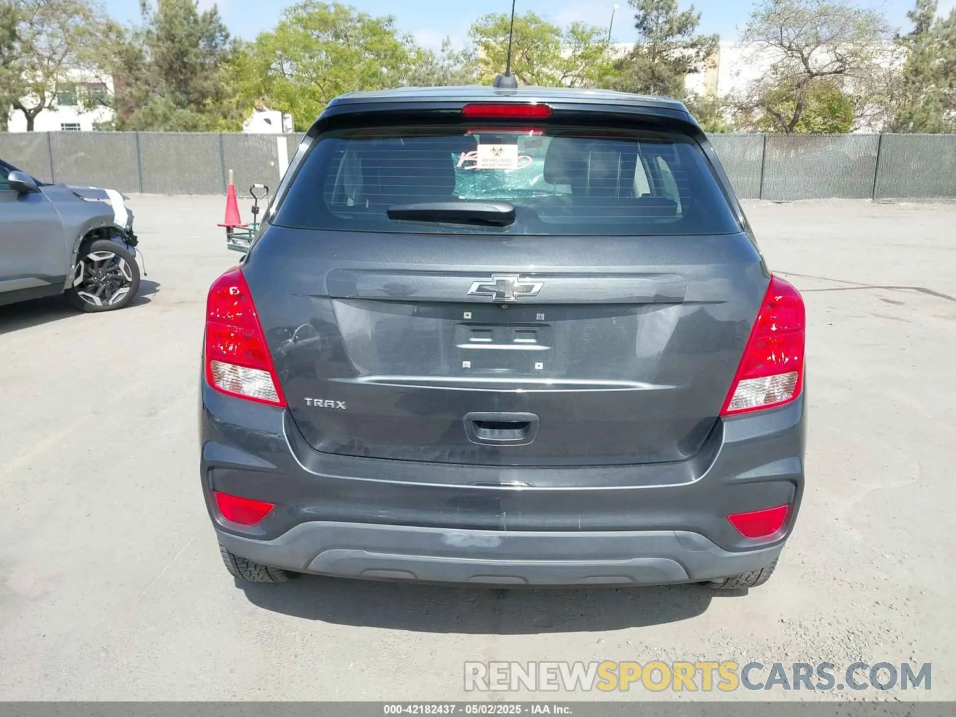 16 Photograph of a damaged car 3GNCJKSB0LL247795 CHEVROLET TRAX 2020