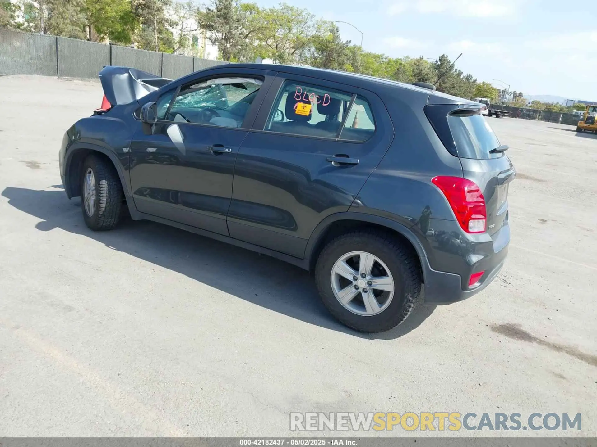 3 Photograph of a damaged car 3GNCJKSB0LL247795 CHEVROLET TRAX 2020