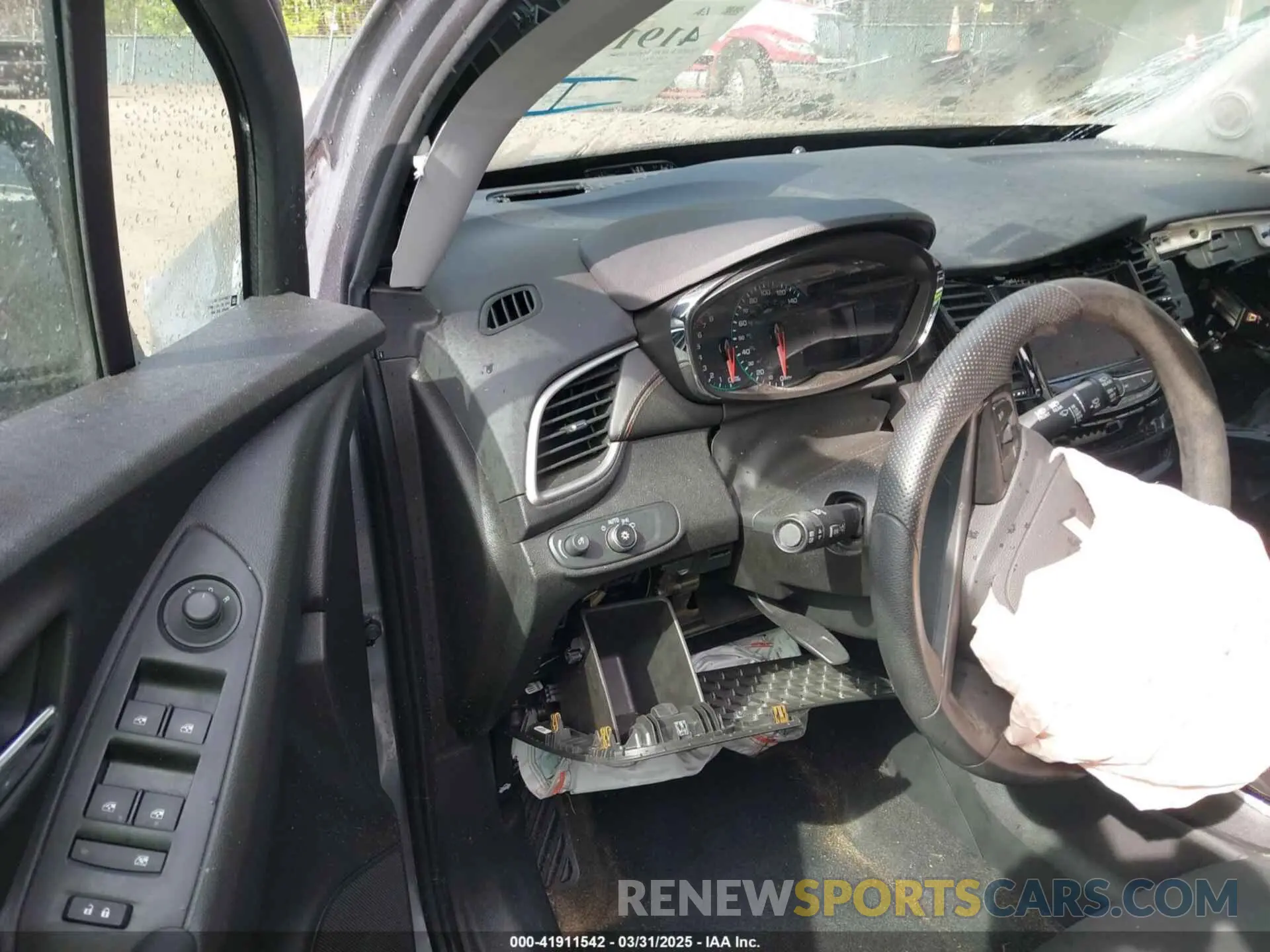 7 Photograph of a damaged car 3GNCJKSB0LL272356 CHEVROLET TRAX 2020