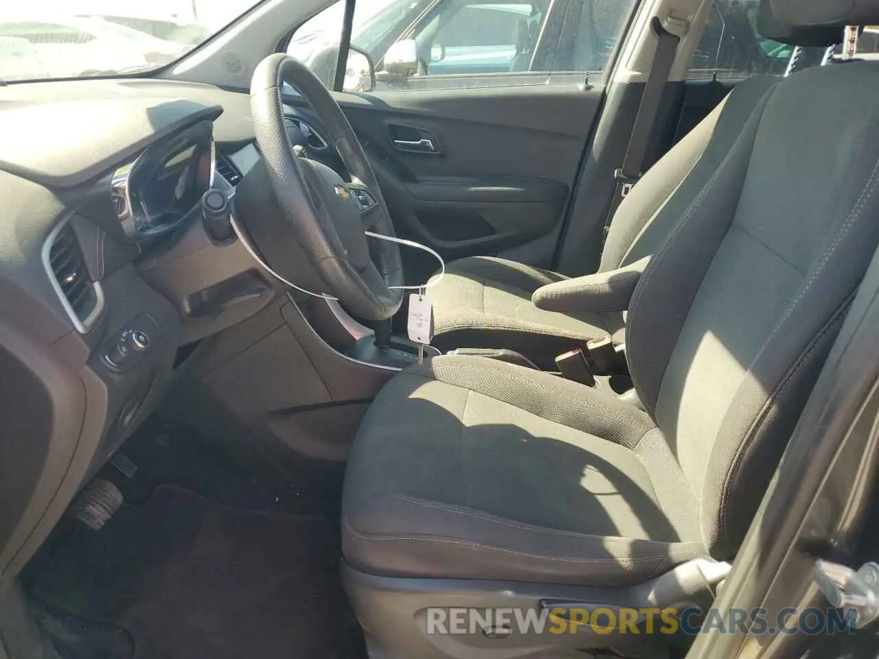 7 Photograph of a damaged car 3GNCJKSB0LL272616 CHEVROLET TRAX 2020