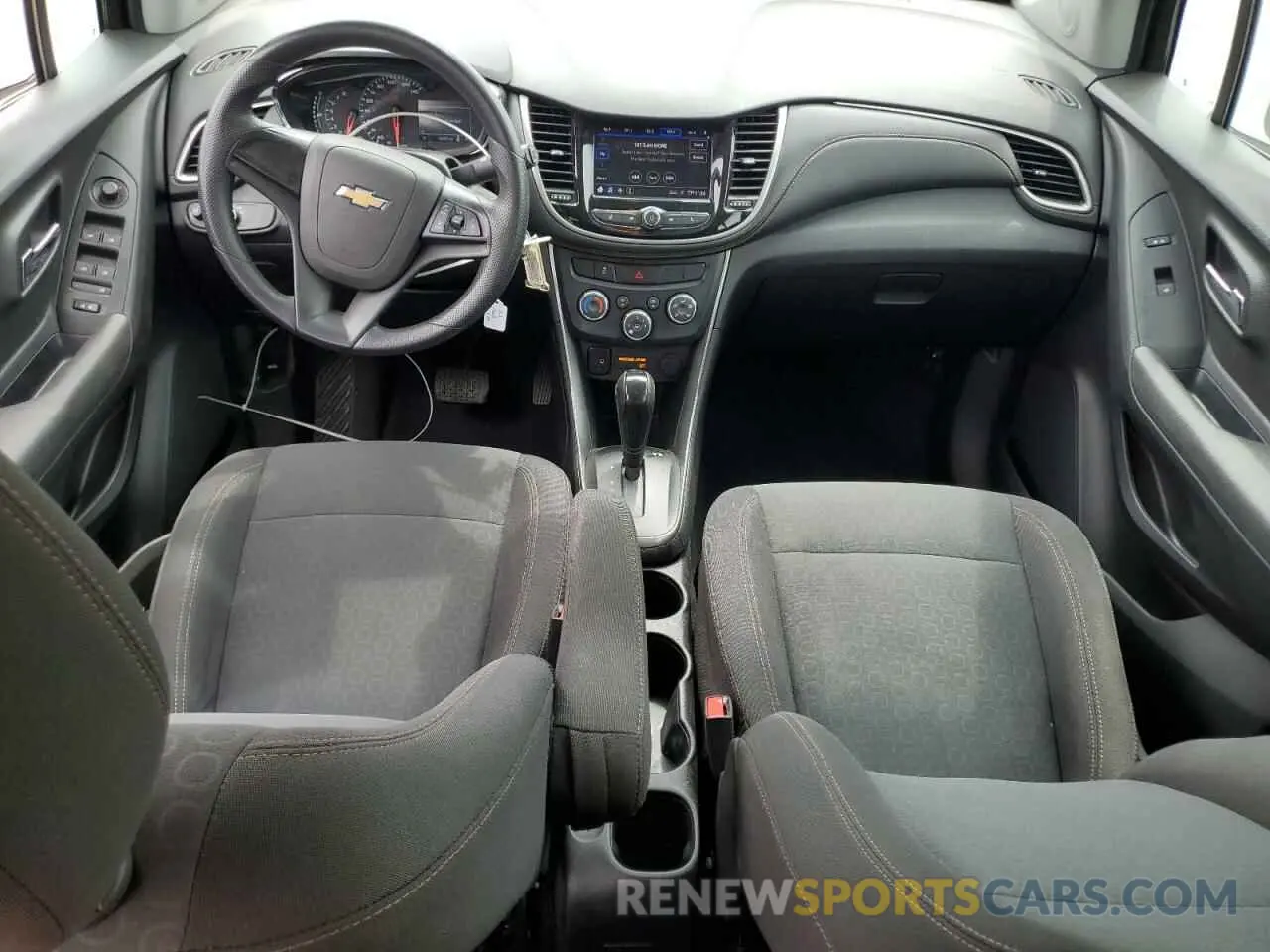 8 Photograph of a damaged car 3GNCJKSB1LL132154 CHEVROLET TRAX 2020