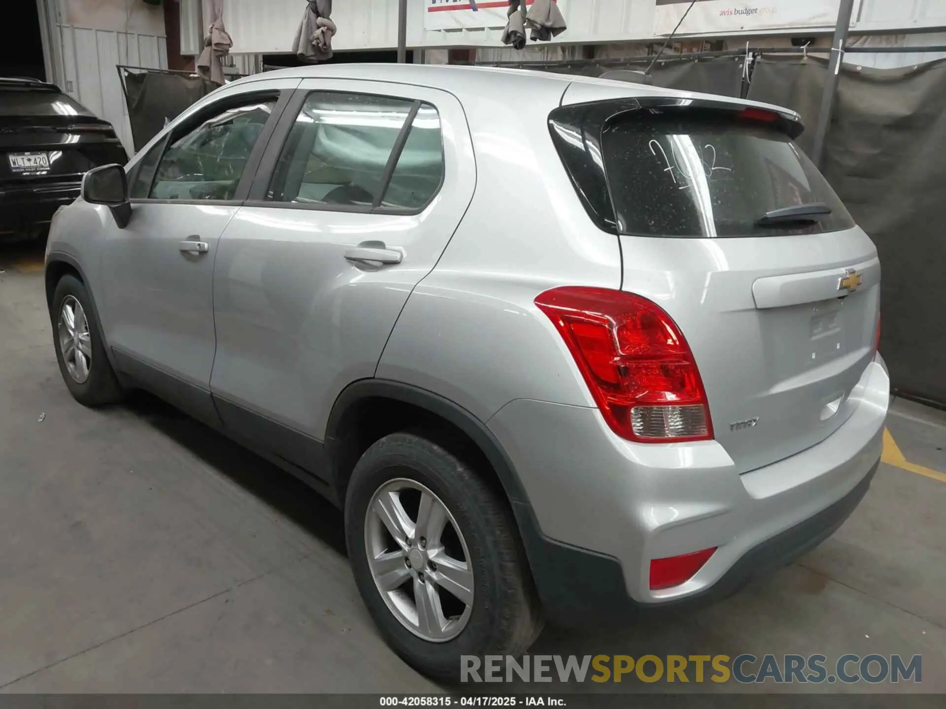 3 Photograph of a damaged car 3GNCJKSB1LL137936 CHEVROLET TRAX 2020