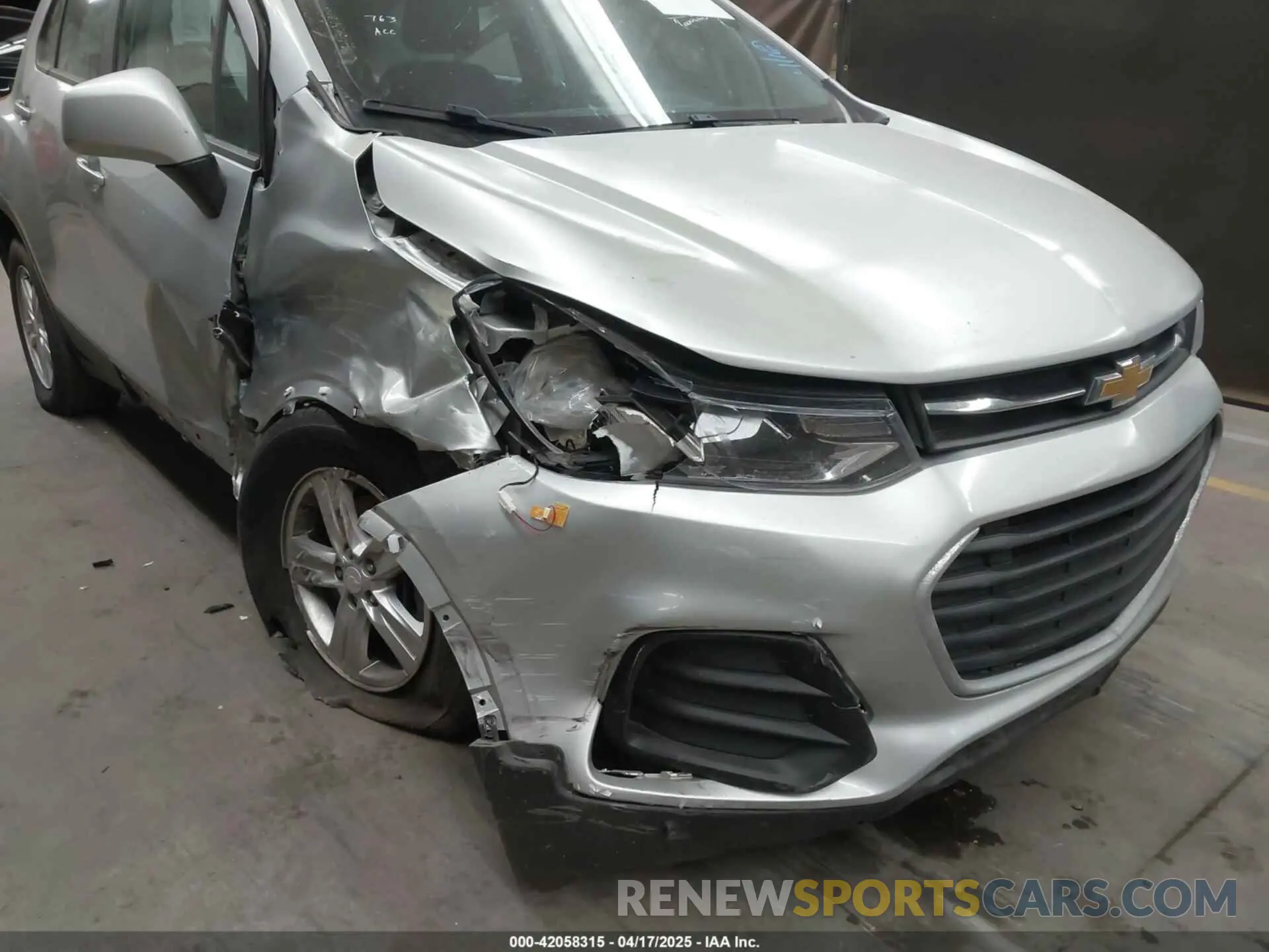 6 Photograph of a damaged car 3GNCJKSB1LL137936 CHEVROLET TRAX 2020