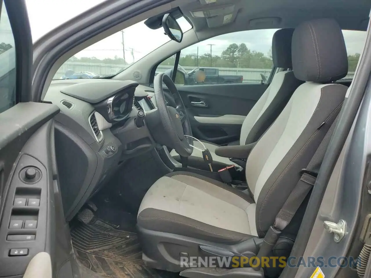 7 Photograph of a damaged car 3GNCJKSB1LL138343 CHEVROLET TRAX 2020