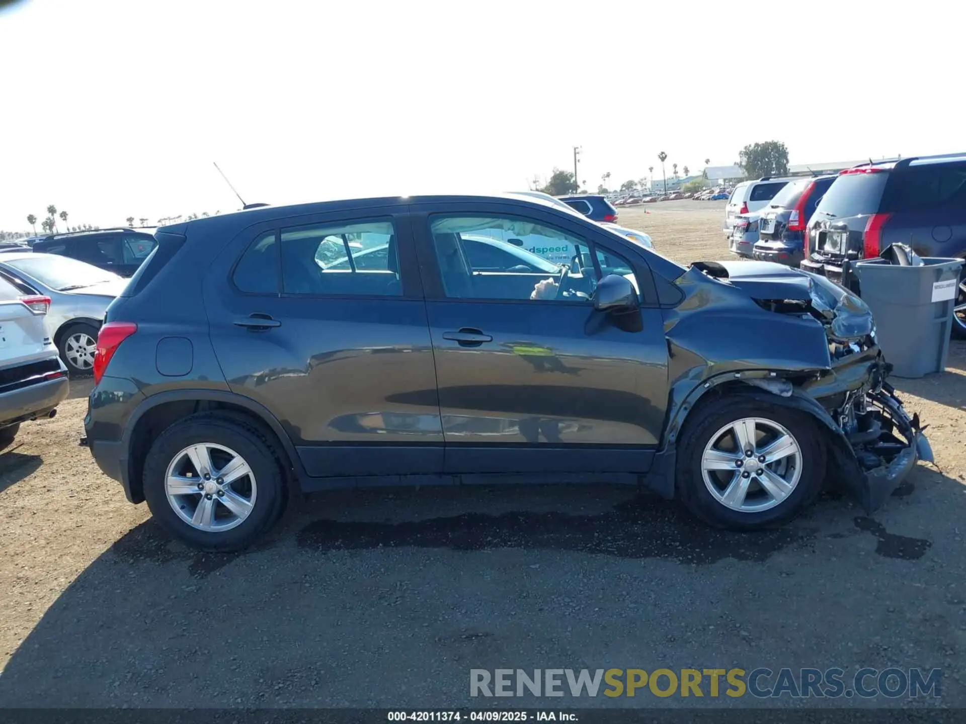 13 Photograph of a damaged car 3GNCJKSB1LL240323 CHEVROLET TRAX 2020
