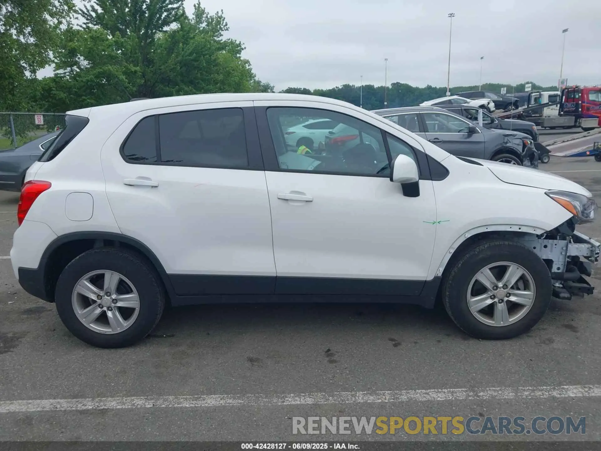 13 Photograph of a damaged car 3GNCJKSB1LL304974 CHEVROLET TRAX 2020