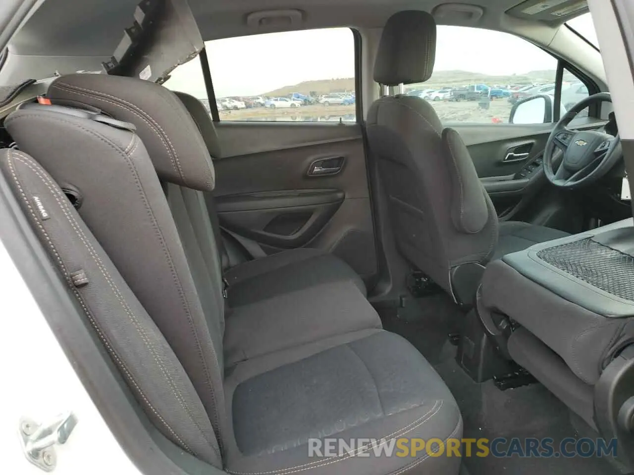 11 Photograph of a damaged car 3GNCJKSB1LL313075 CHEVROLET TRAX 2020