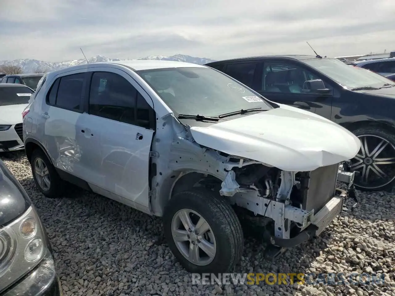 4 Photograph of a damaged car 3GNCJKSB1LL313075 CHEVROLET TRAX 2020