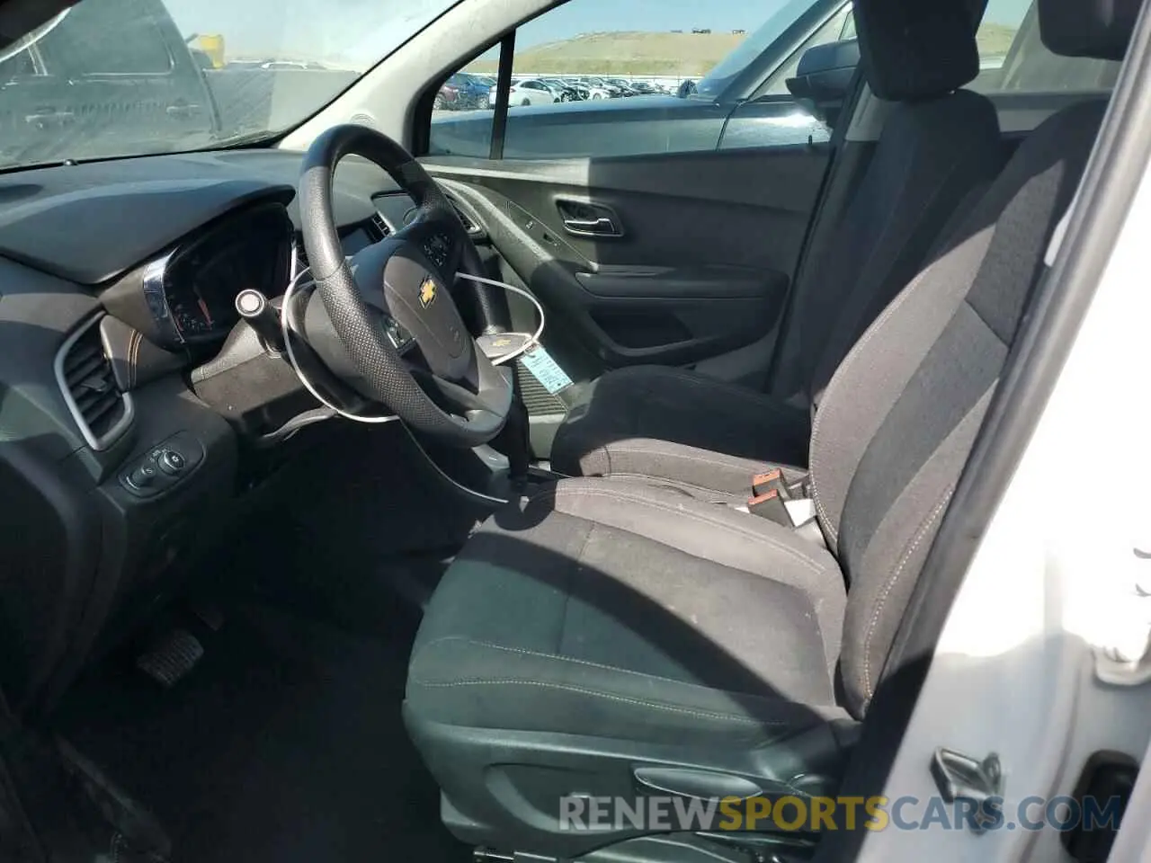 7 Photograph of a damaged car 3GNCJKSB1LL313075 CHEVROLET TRAX 2020