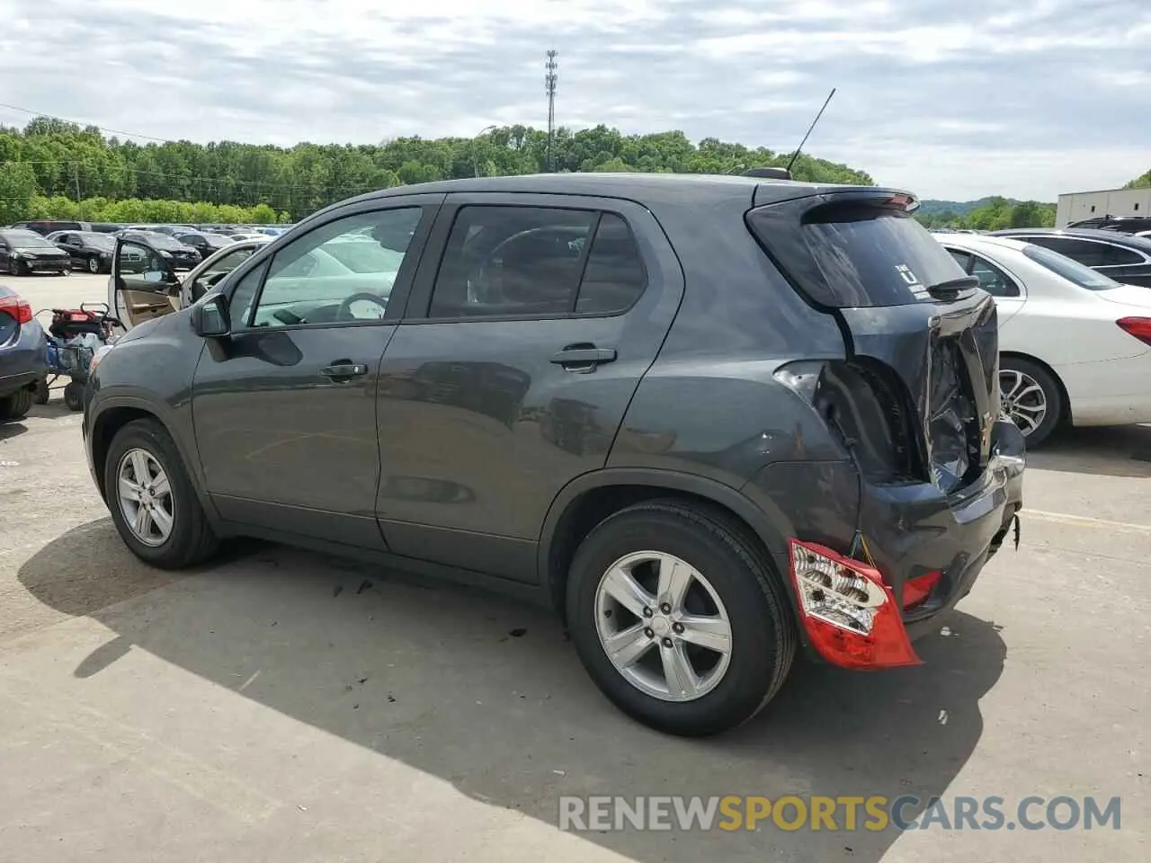 2 Photograph of a damaged car 3GNCJKSB2LL136861 CHEVROLET TRAX 2020