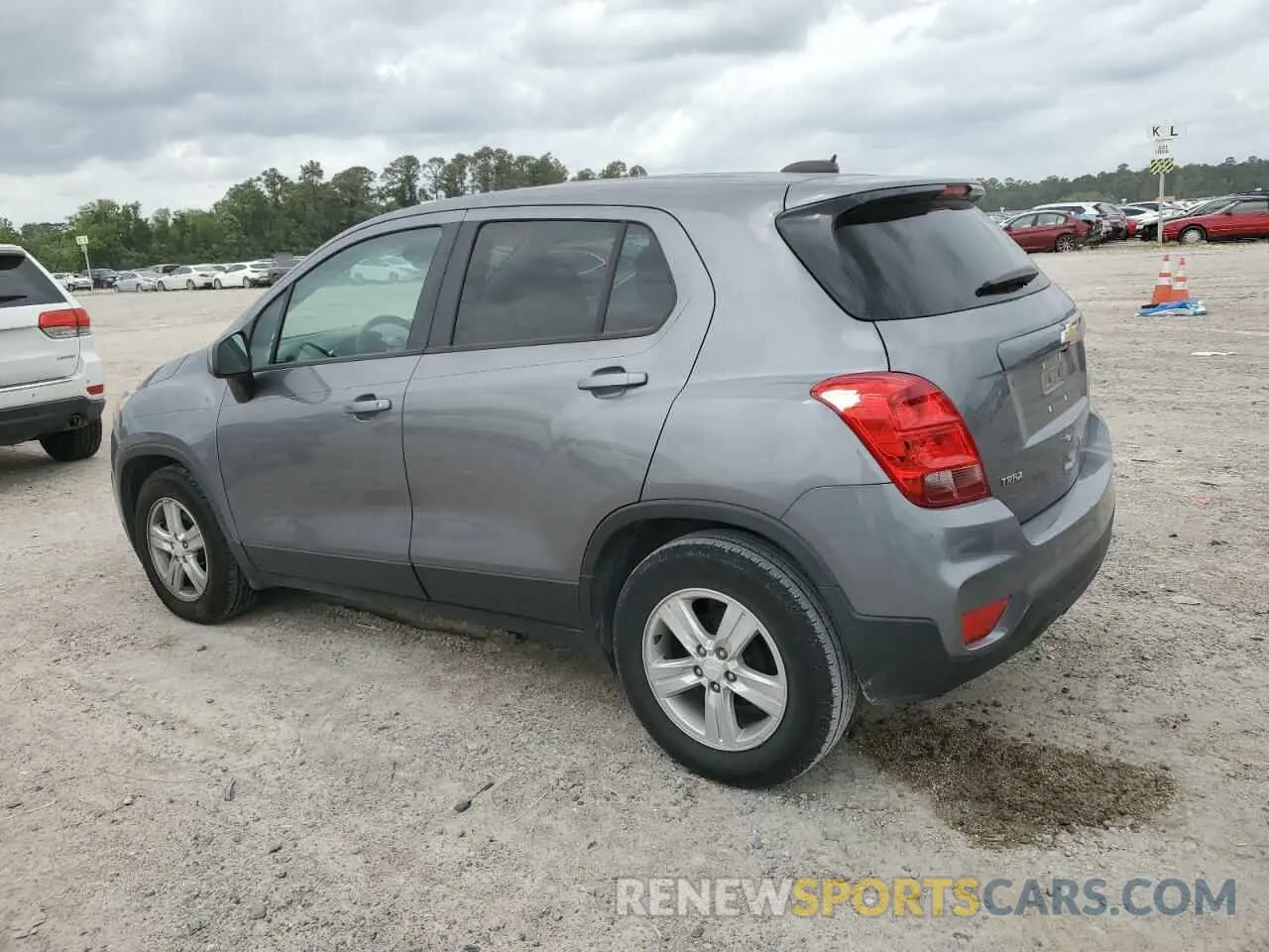 2 Photograph of a damaged car 3GNCJKSB2LL164319 CHEVROLET TRAX 2020
