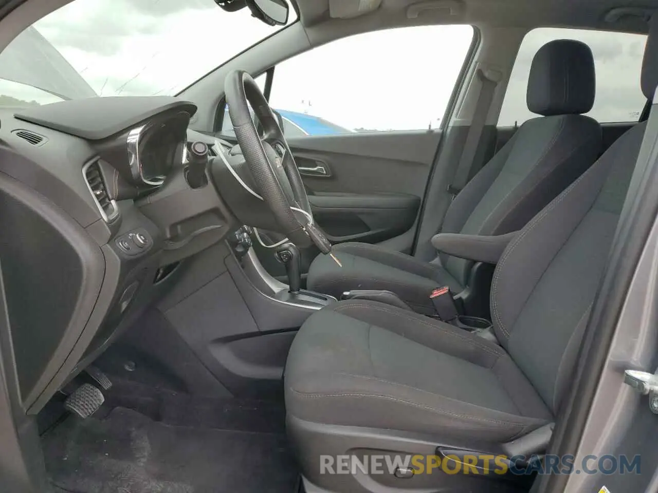 7 Photograph of a damaged car 3GNCJKSB2LL164319 CHEVROLET TRAX 2020