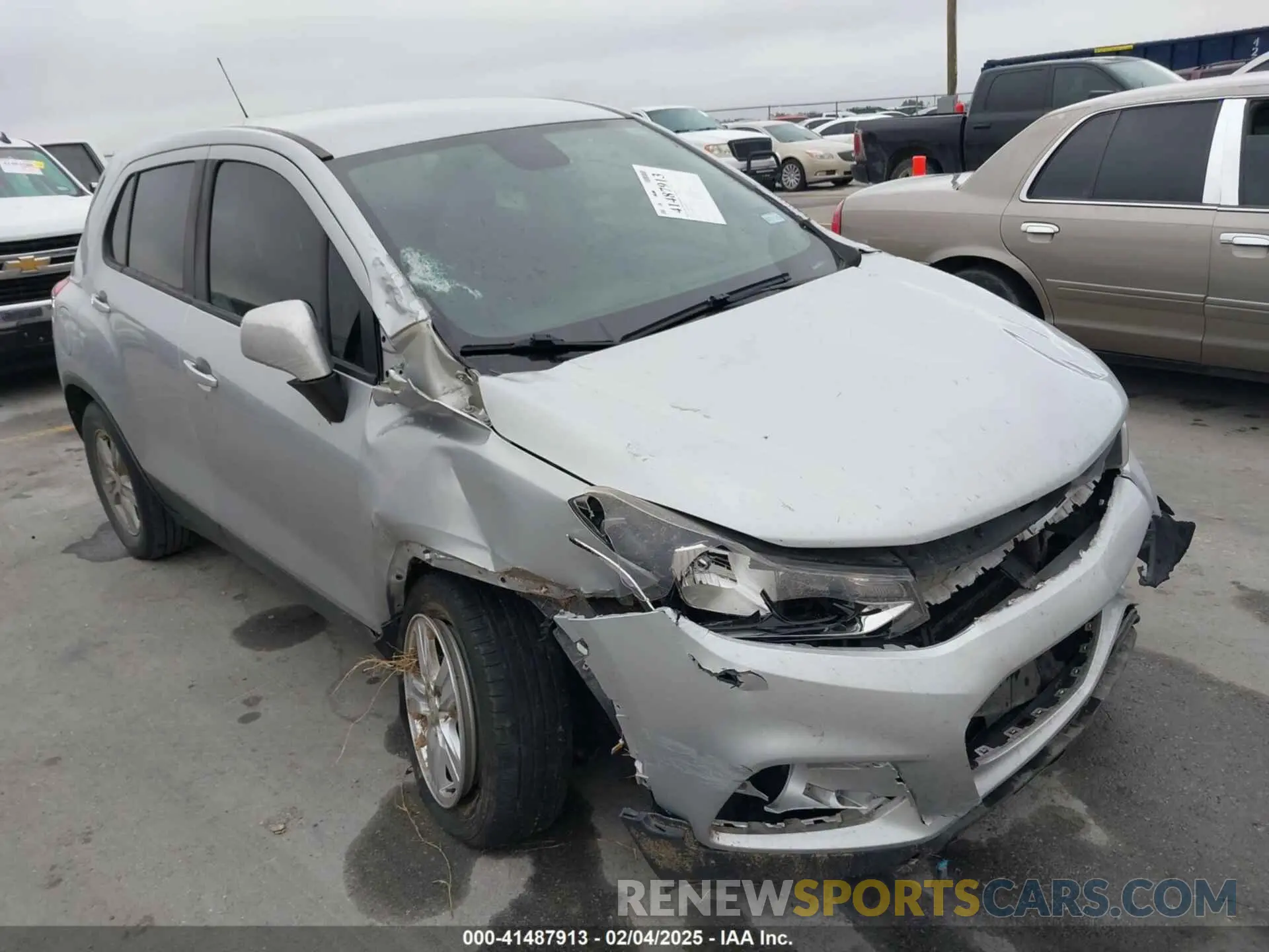 1 Photograph of a damaged car 3GNCJKSB2LL205578 CHEVROLET TRAX 2020