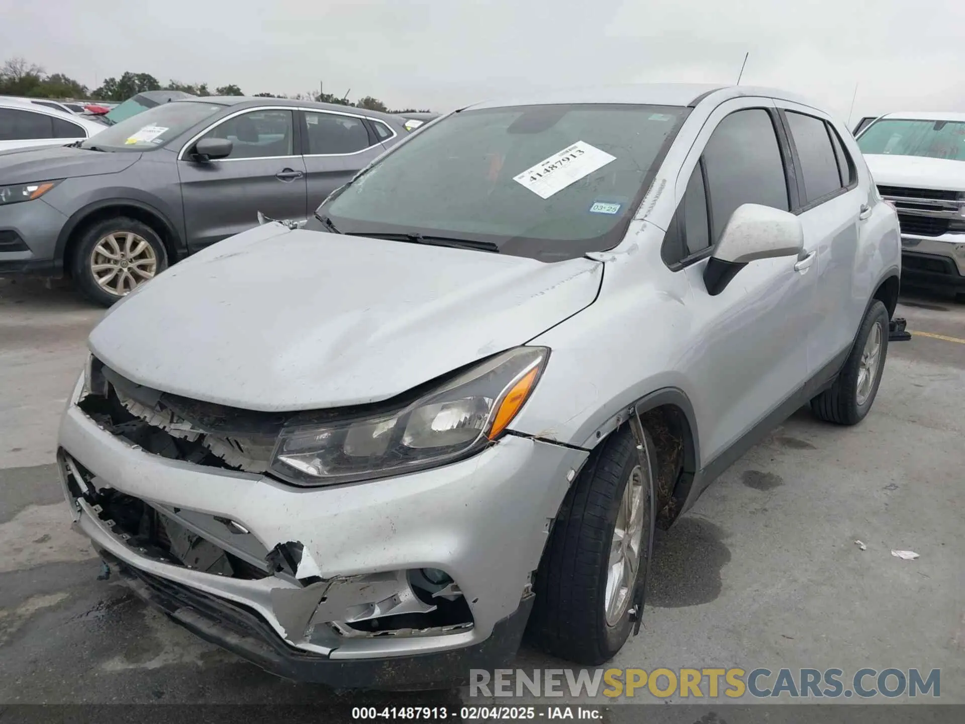 2 Photograph of a damaged car 3GNCJKSB2LL205578 CHEVROLET TRAX 2020