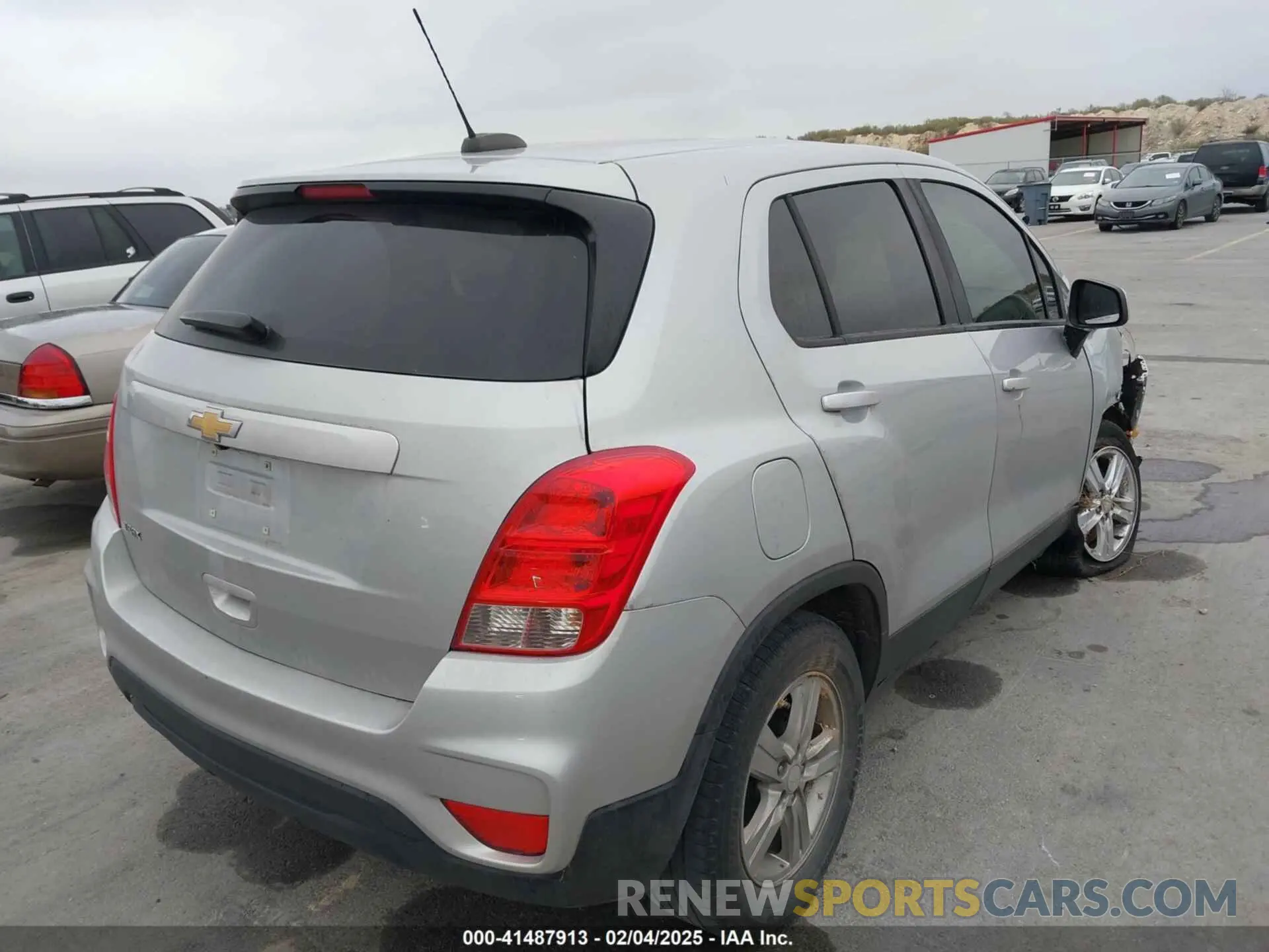 4 Photograph of a damaged car 3GNCJKSB2LL205578 CHEVROLET TRAX 2020