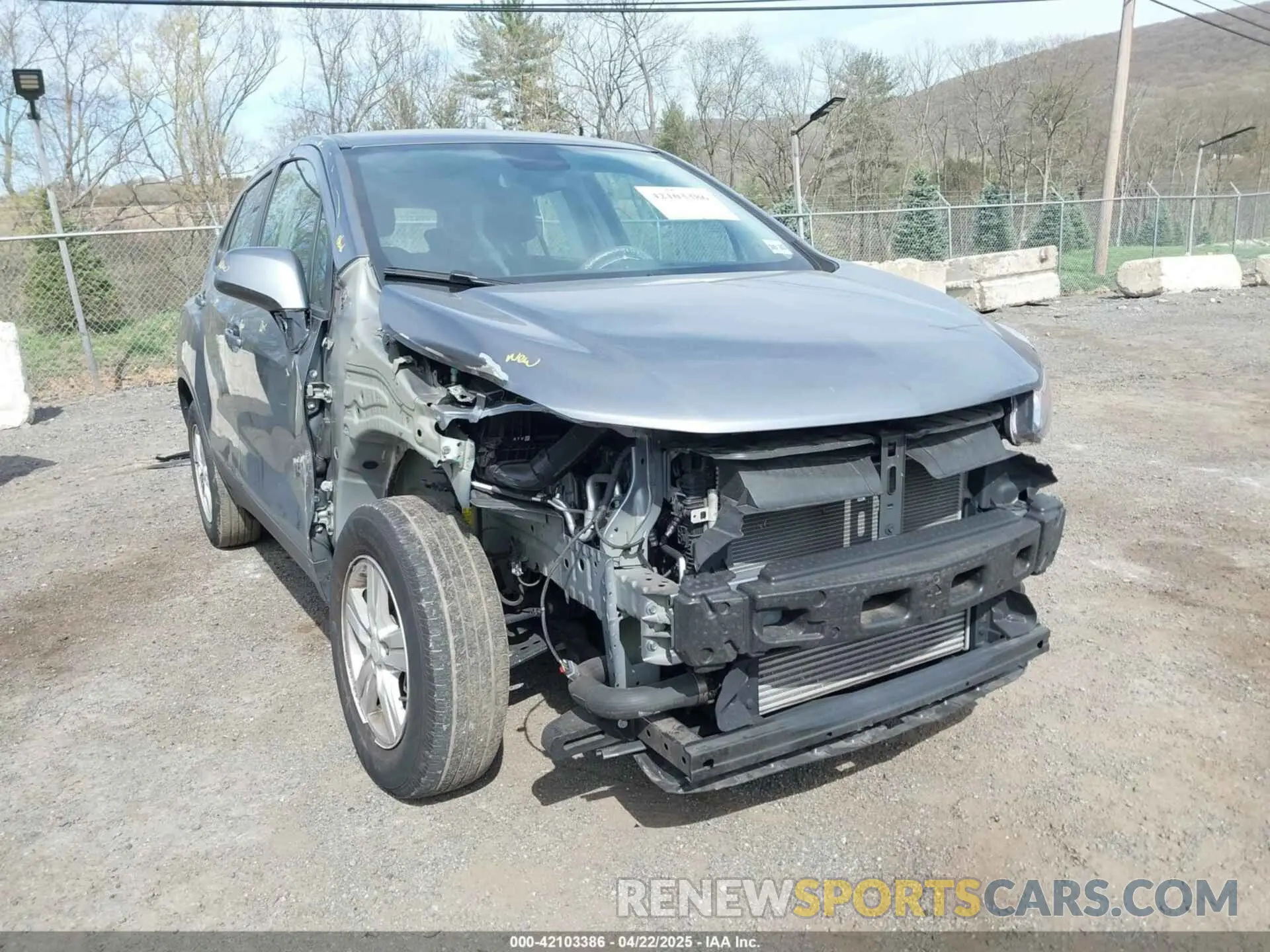 18 Photograph of a damaged car 3GNCJKSB2LL326823 CHEVROLET TRAX 2020