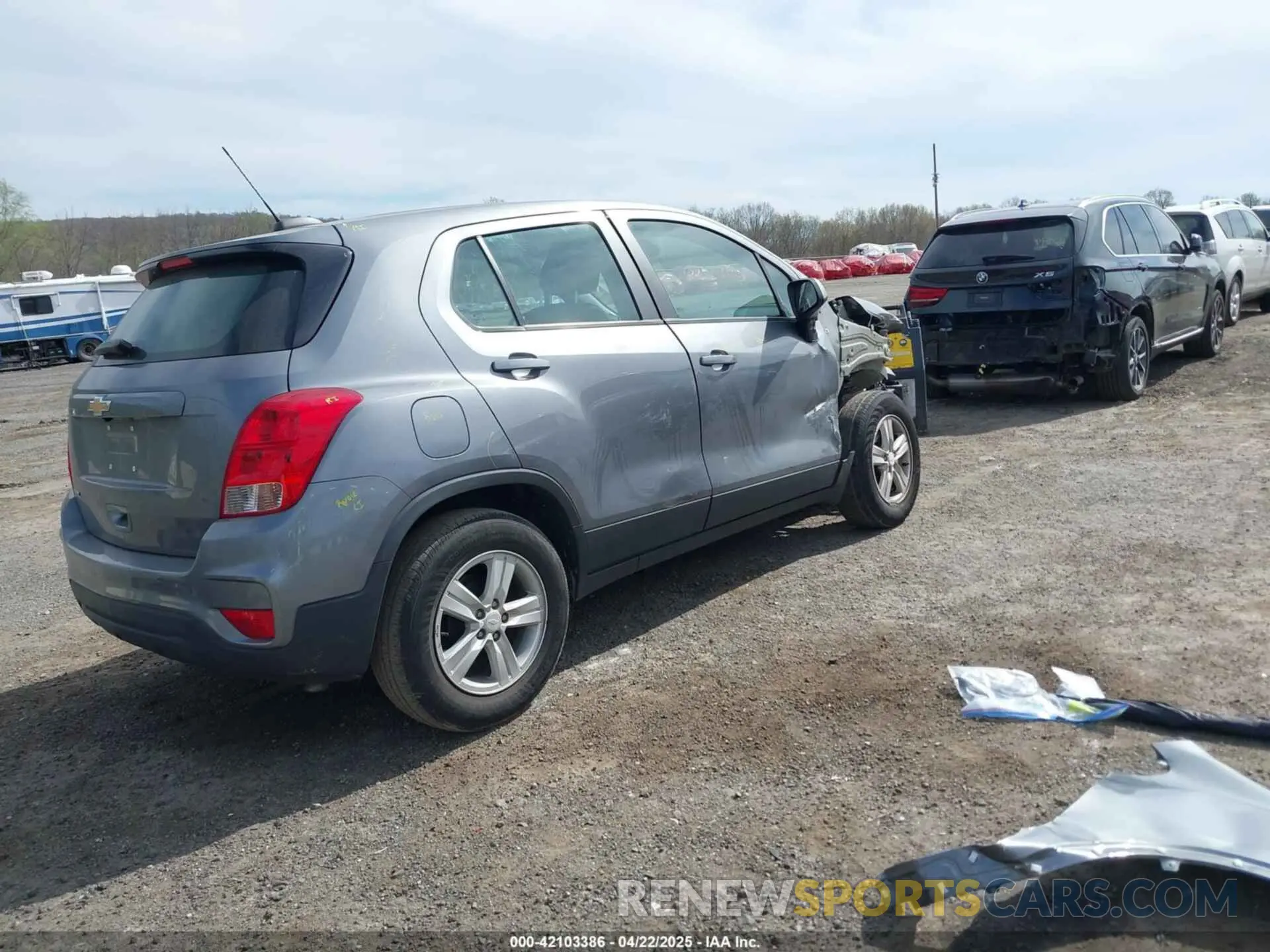 4 Photograph of a damaged car 3GNCJKSB2LL326823 CHEVROLET TRAX 2020