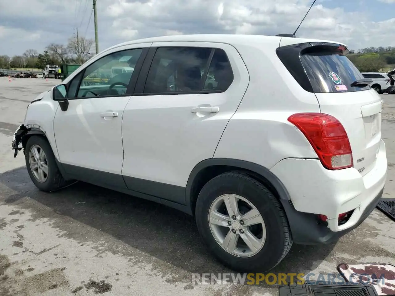 2 Photograph of a damaged car 3GNCJKSB2LL329799 CHEVROLET TRAX 2020