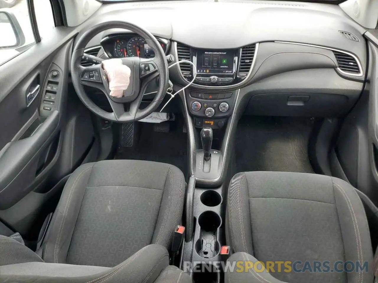 8 Photograph of a damaged car 3GNCJKSB2LL329799 CHEVROLET TRAX 2020