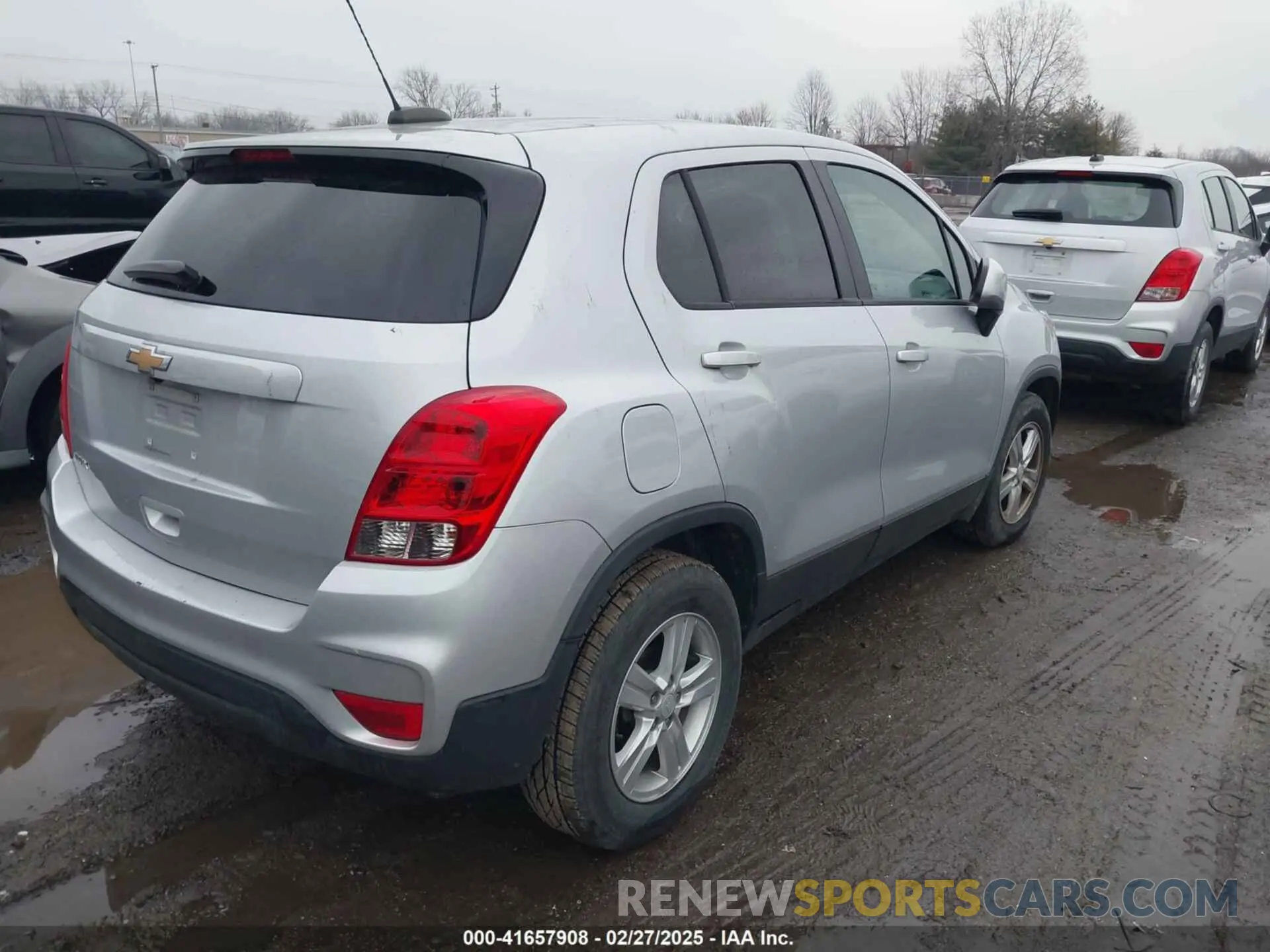 4 Photograph of a damaged car 3GNCJKSB3LL129210 CHEVROLET TRAX 2020