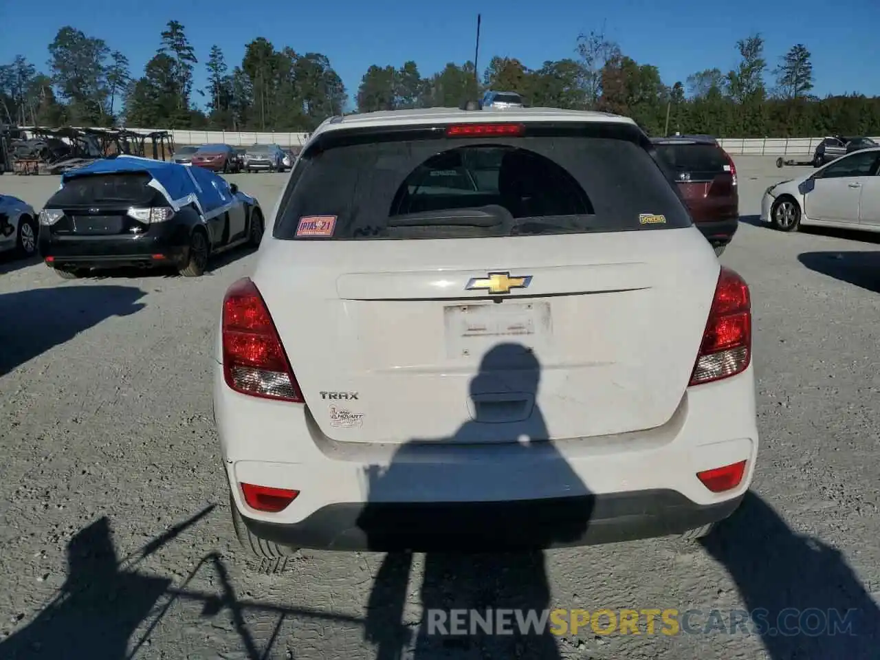 6 Photograph of a damaged car 3GNCJKSB3LL130986 CHEVROLET TRAX 2020