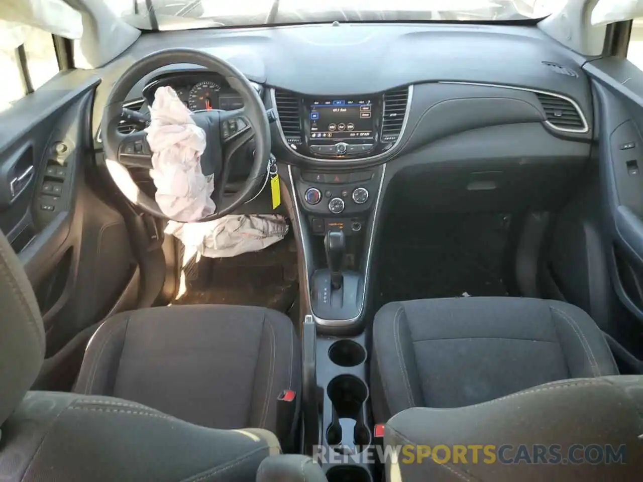 8 Photograph of a damaged car 3GNCJKSB3LL130986 CHEVROLET TRAX 2020