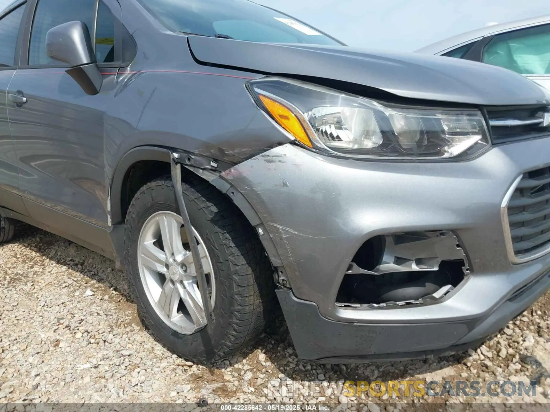 6 Photograph of a damaged car 3GNCJKSB3LL145570 CHEVROLET TRAX 2020