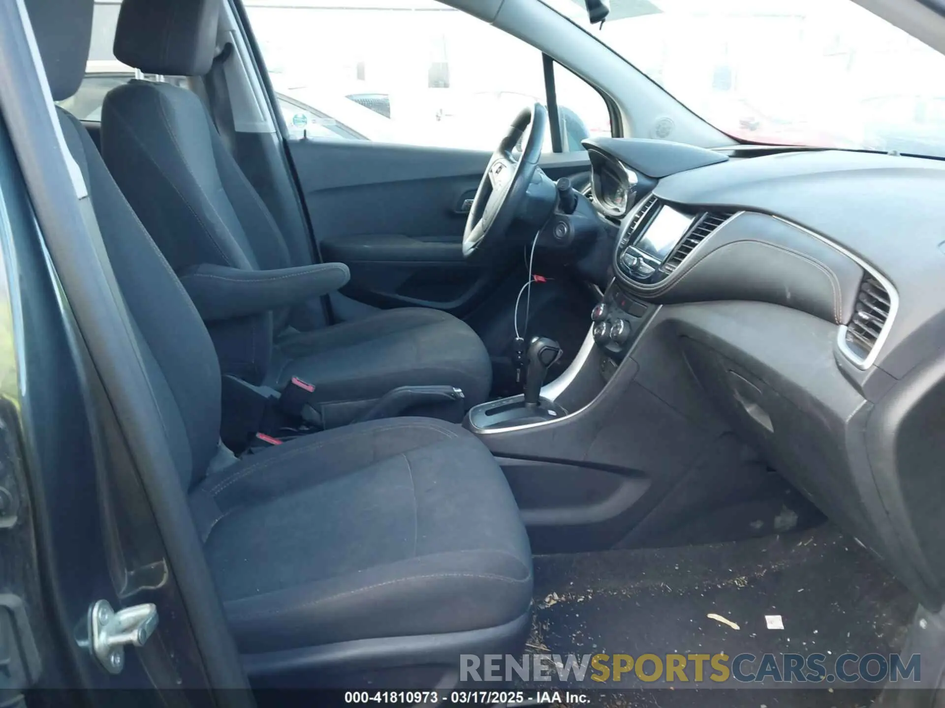 5 Photograph of a damaged car 3GNCJKSB3LL150204 CHEVROLET TRAX 2020