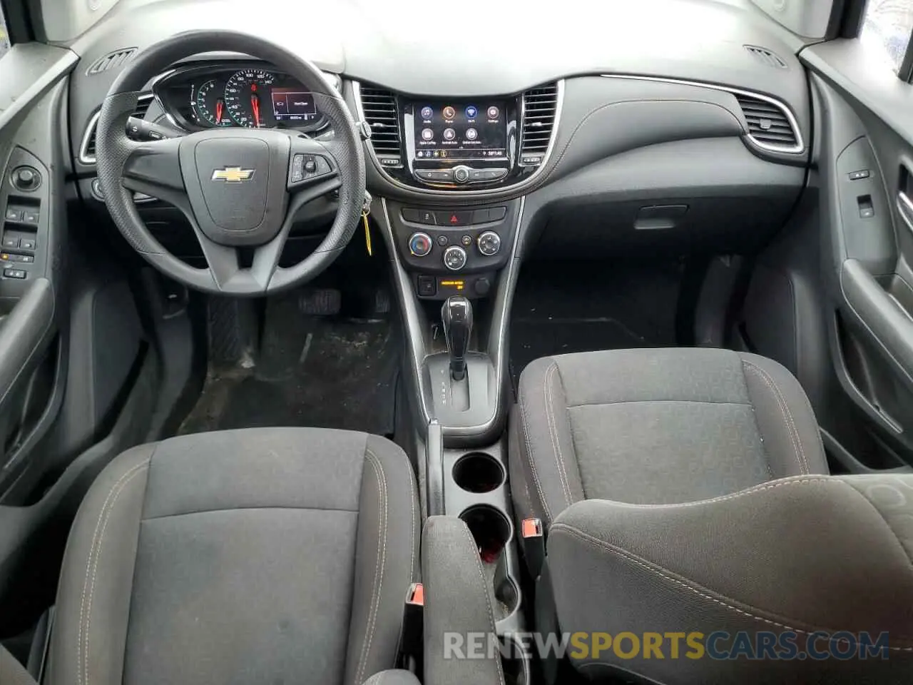 8 Photograph of a damaged car 3GNCJKSB3LL152616 CHEVROLET TRAX 2020
