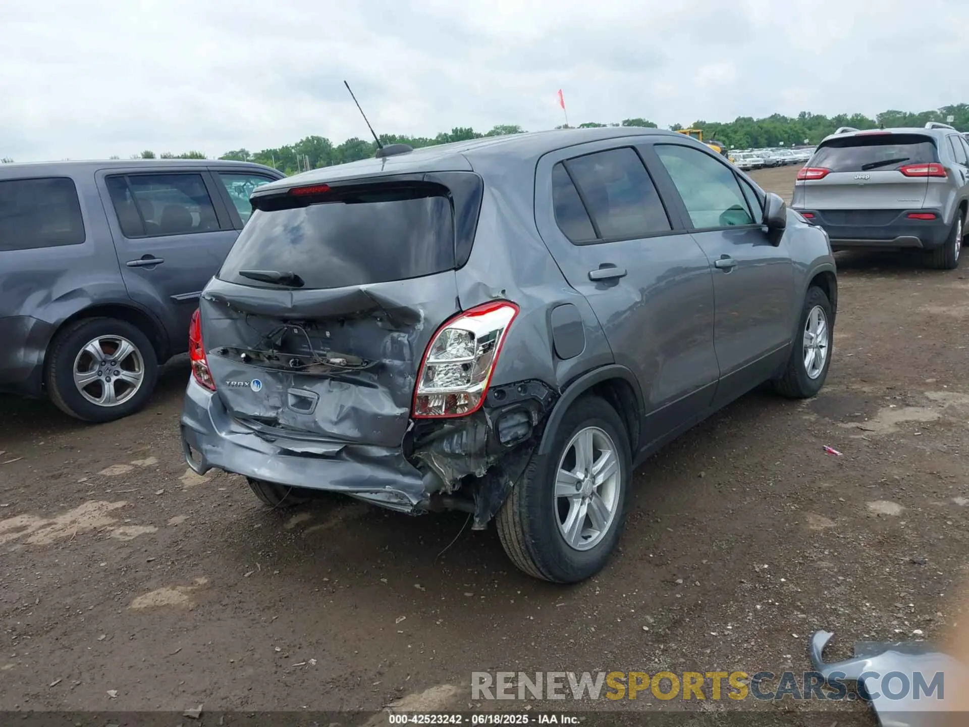 17 Photograph of a damaged car 3GNCJKSB3LL154785 CHEVROLET TRAX 2020