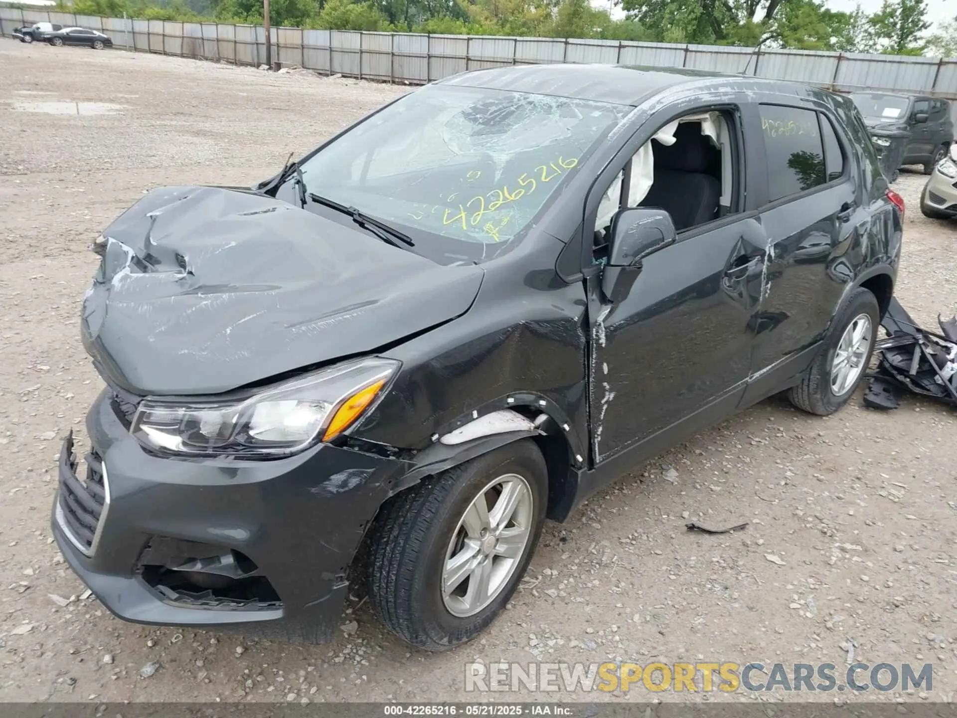 2 Photograph of a damaged car 3GNCJKSB3LL169352 CHEVROLET TRAX 2020