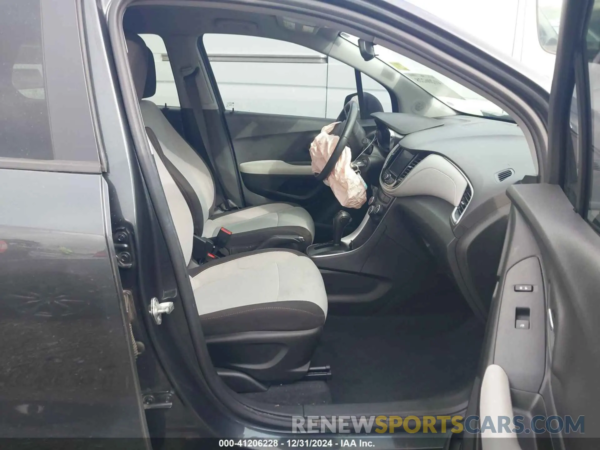 5 Photograph of a damaged car 3GNCJKSB3LL185308 CHEVROLET TRAX 2020